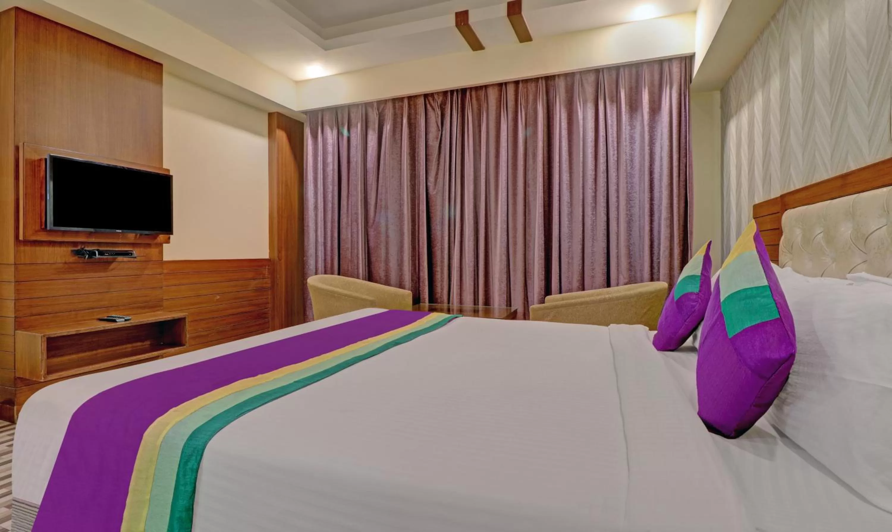 Bed in Treebo Tryst Pearl Avenue Ring Road