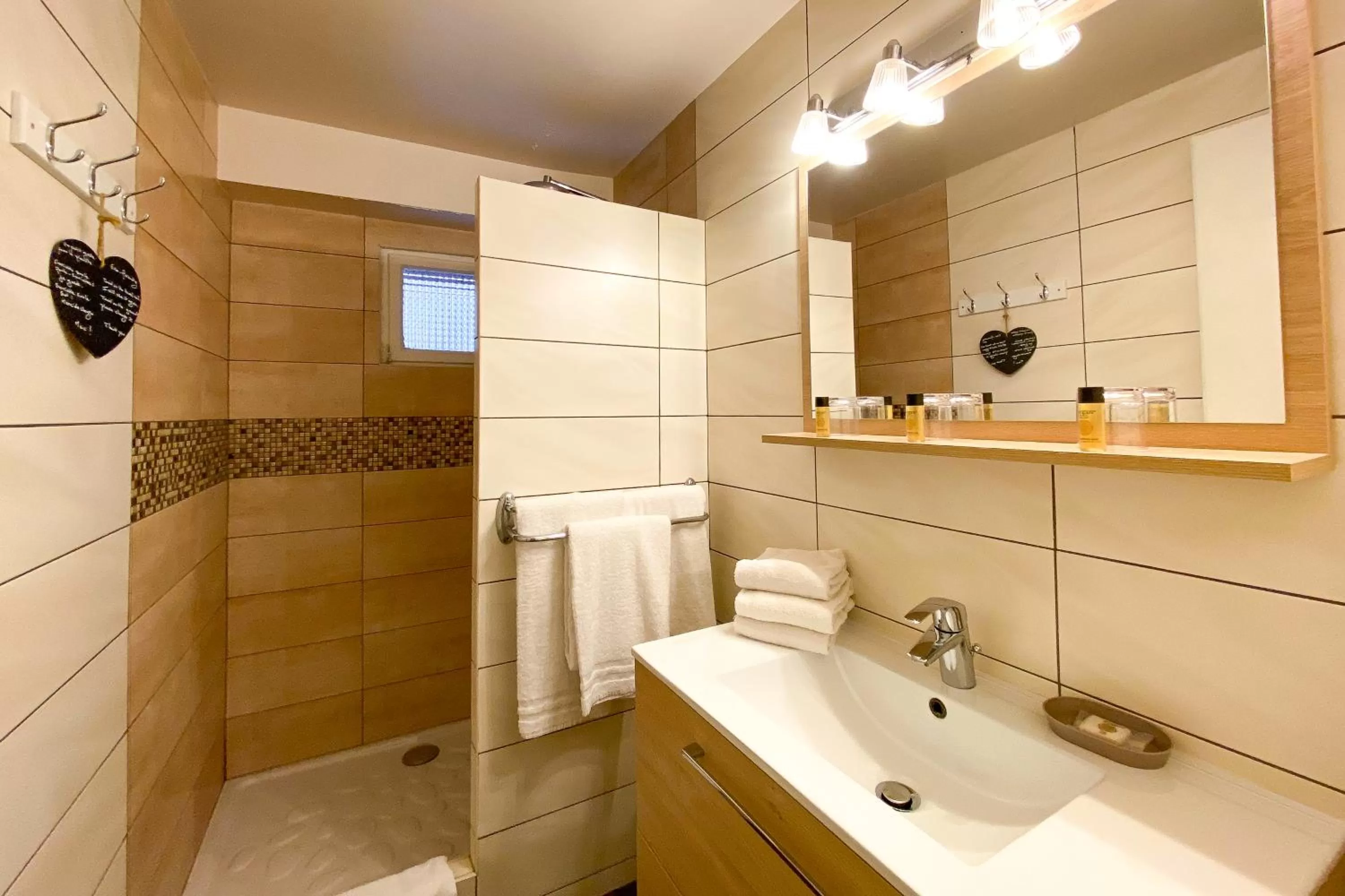 Bathroom in Hotel Le Magnan