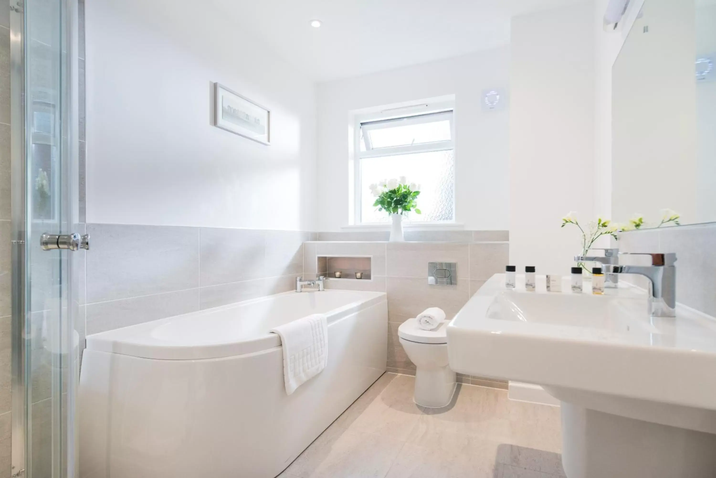 Shower, Bathroom in Retallack Resort & Spa