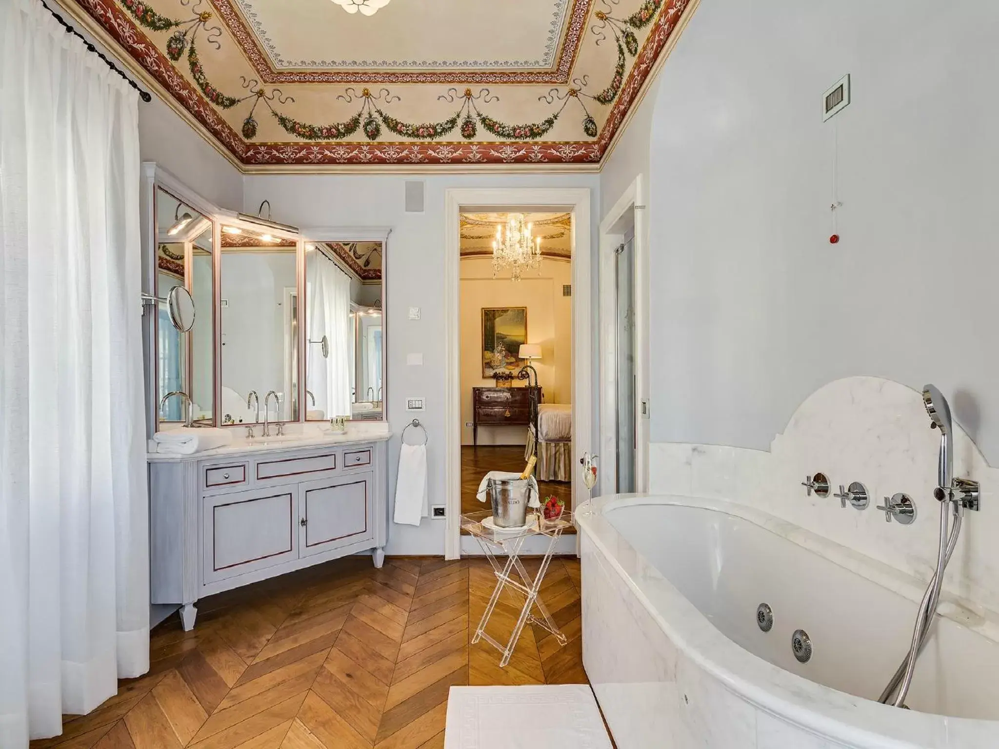 Shower, Bathroom in Relais degli Angeli Residenza d'Epoca