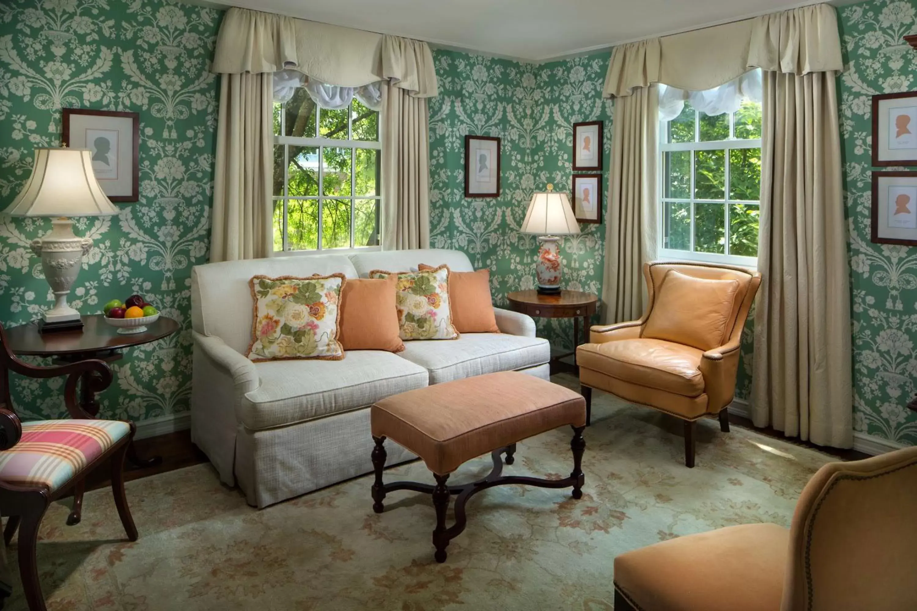 Photo of the whole room, Seating Area in The Carolina Inn, a Destination by Hyatt Hotel