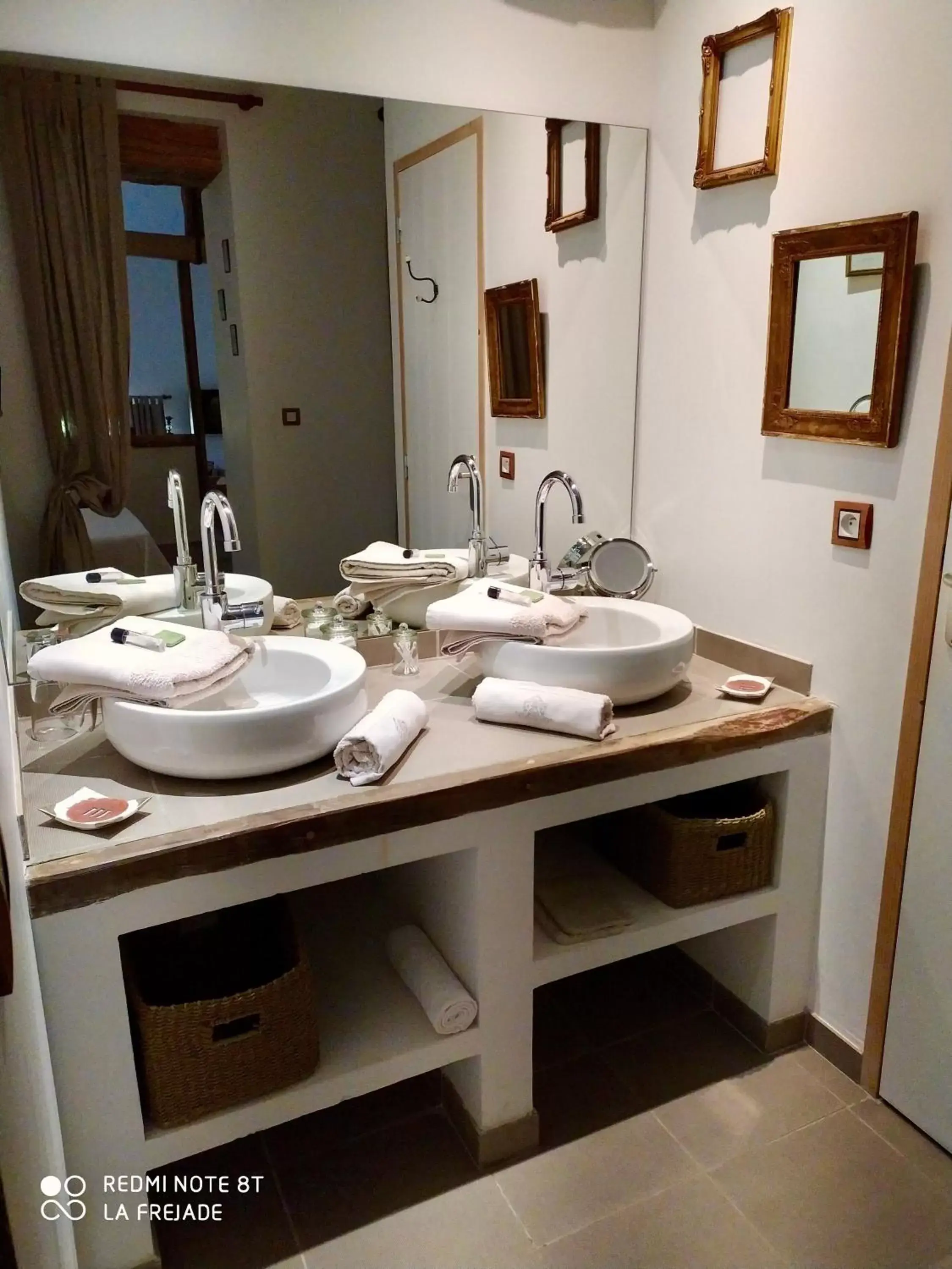 Bathroom in La Fréjade