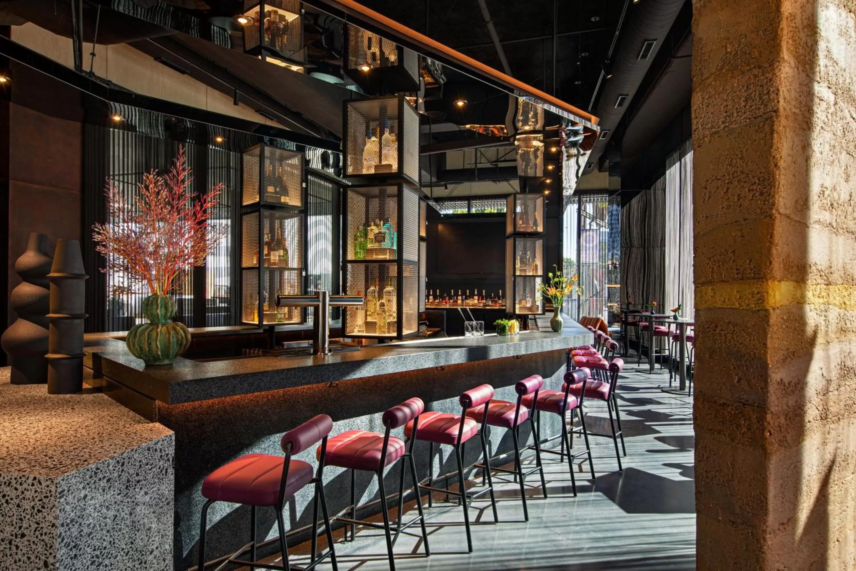 Restaurant/places to eat, Lounge/Bar in Moxy Downtown Los Angeles