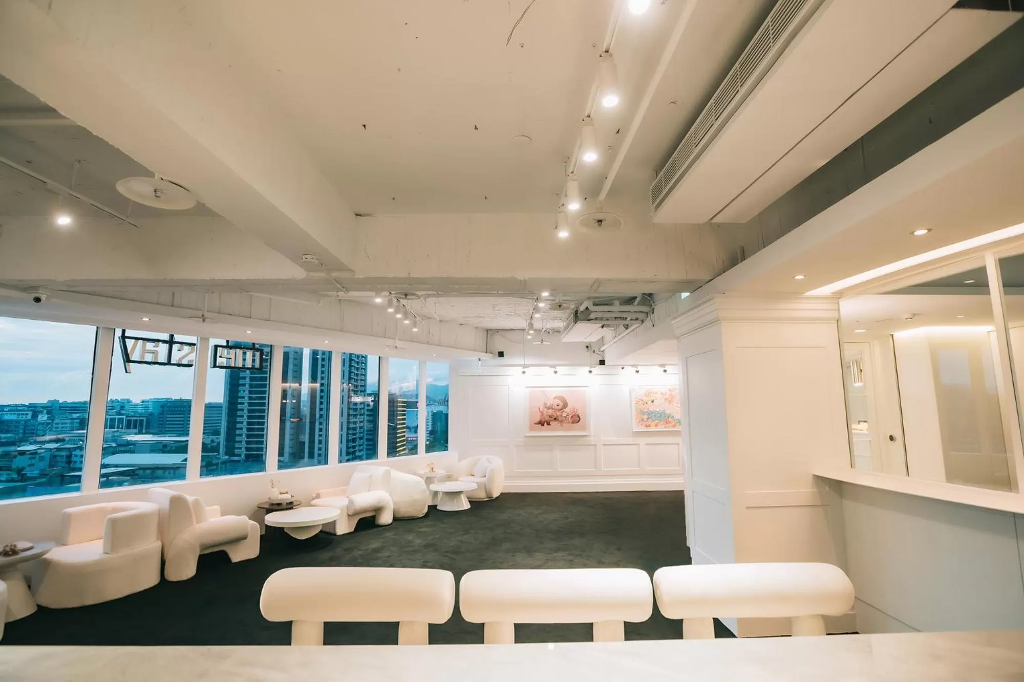 Lobby or reception in 苓旅松山館 Lininn Tapei Arena