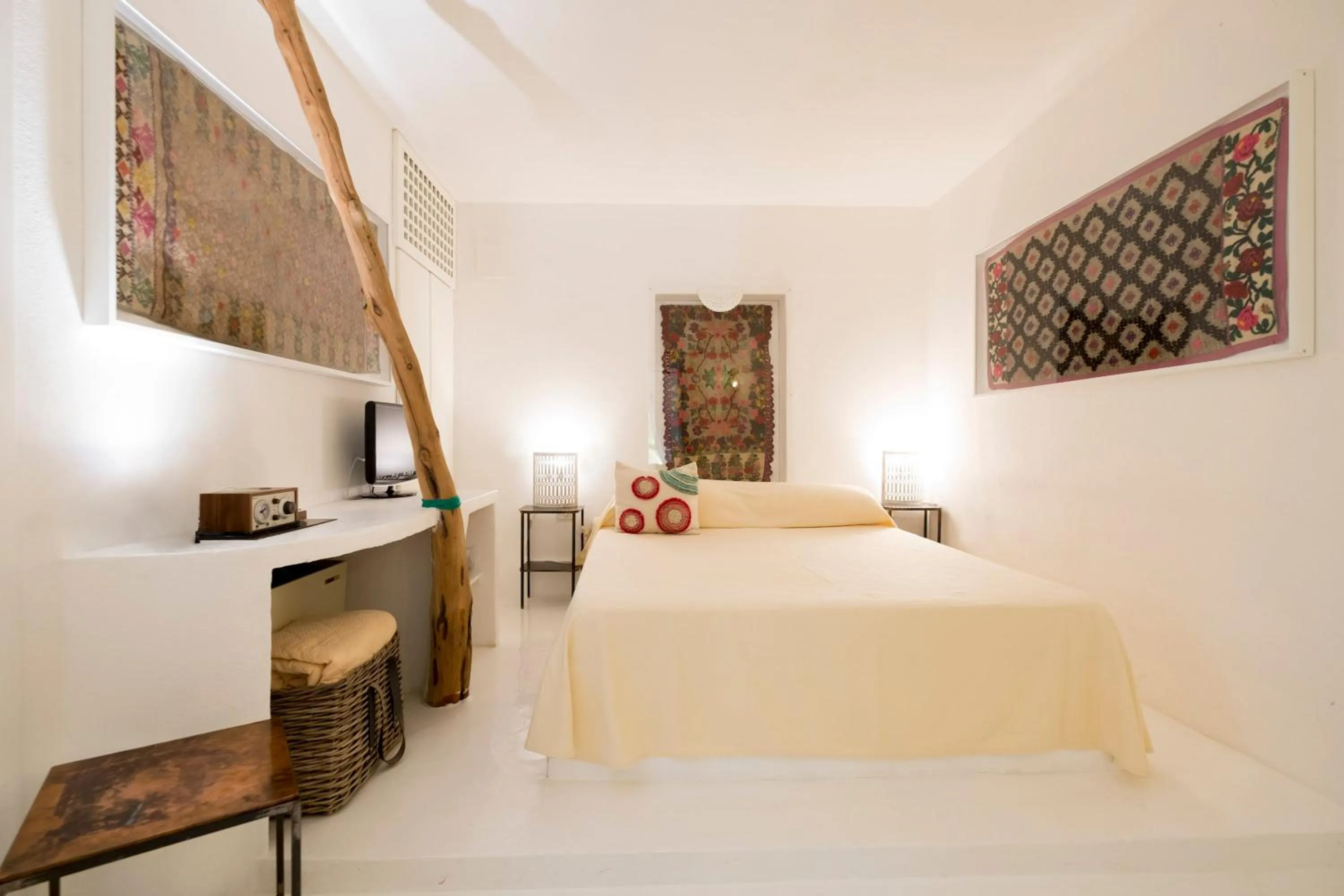 Bed in Su Gologone Experience Hotel