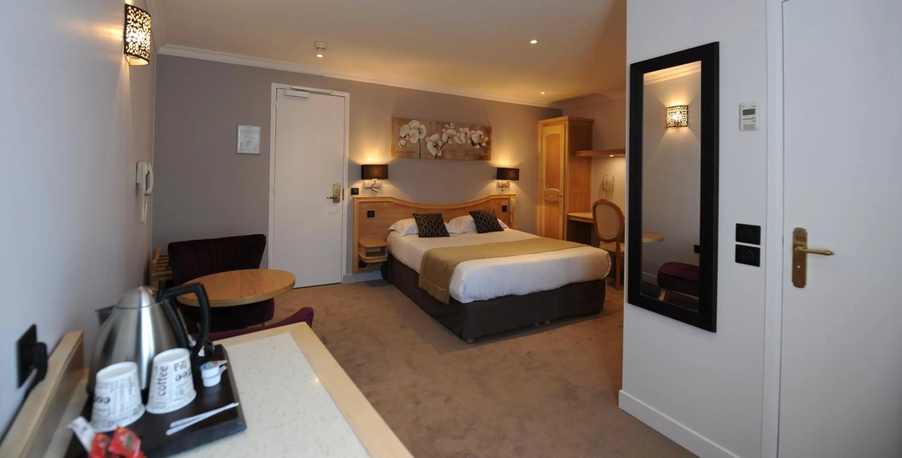 Photo of the whole room, Bed in Hôtel Du Midi Paris Montparnasse