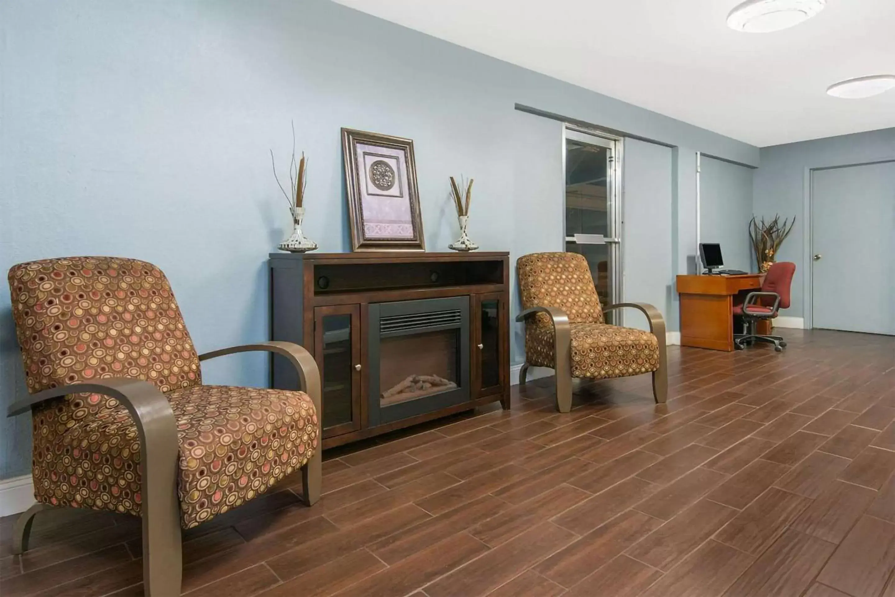 Seating Area in Blue Way Inn & Suites Wichita East