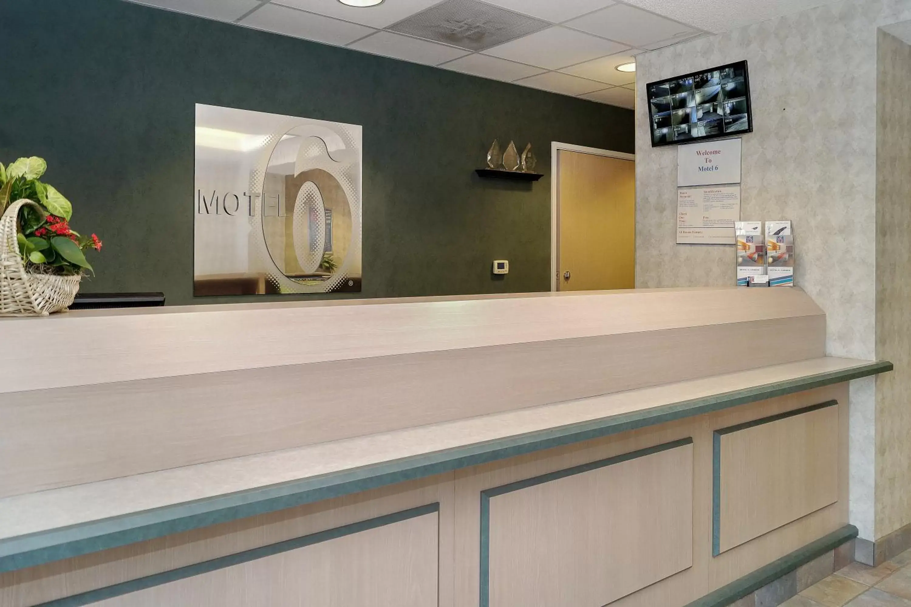 Lobby or reception in Motel 6-Peterborough, ON Lobby or reception in Motel 6-Peterborough, ON