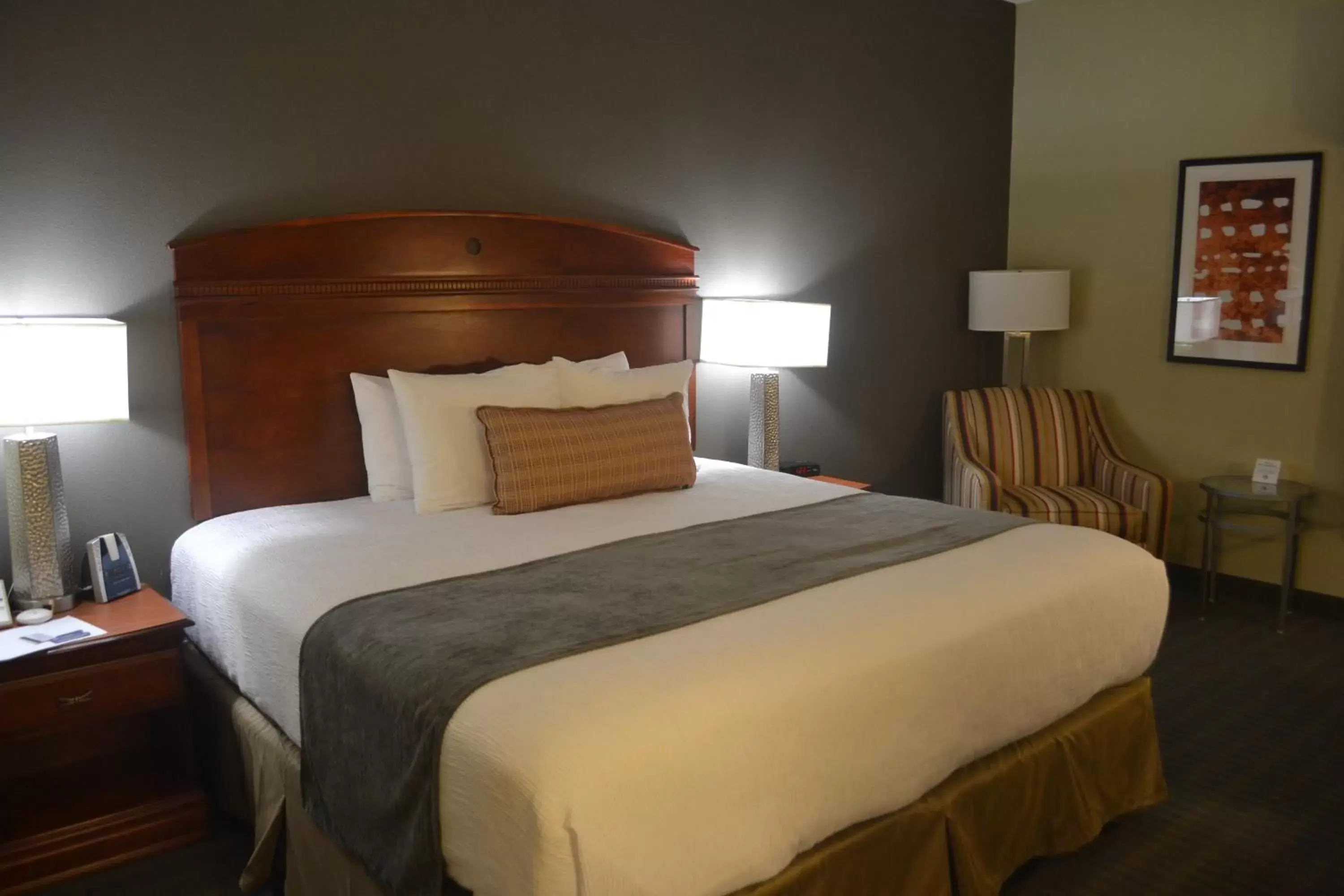 Bedroom, Bed in Best Western Delta Inn
