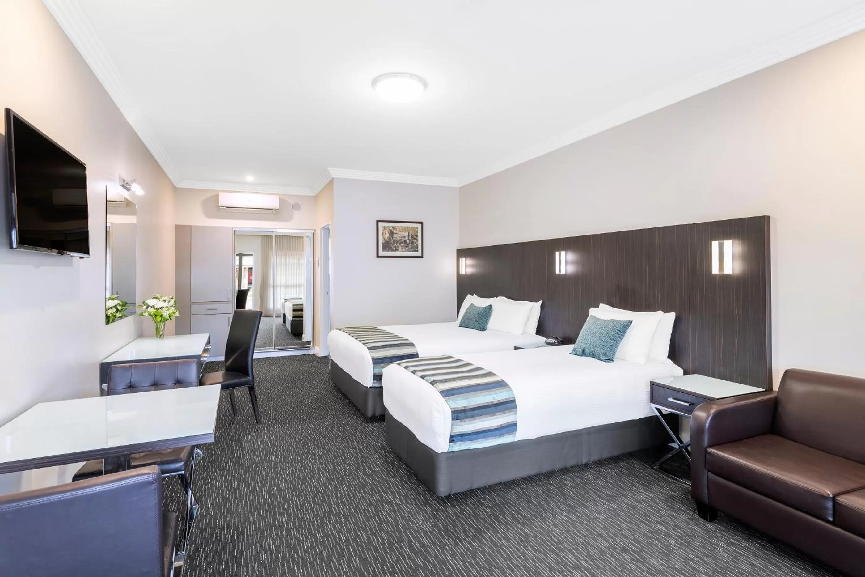 Bedroom, Bed in Mercure Goulburn