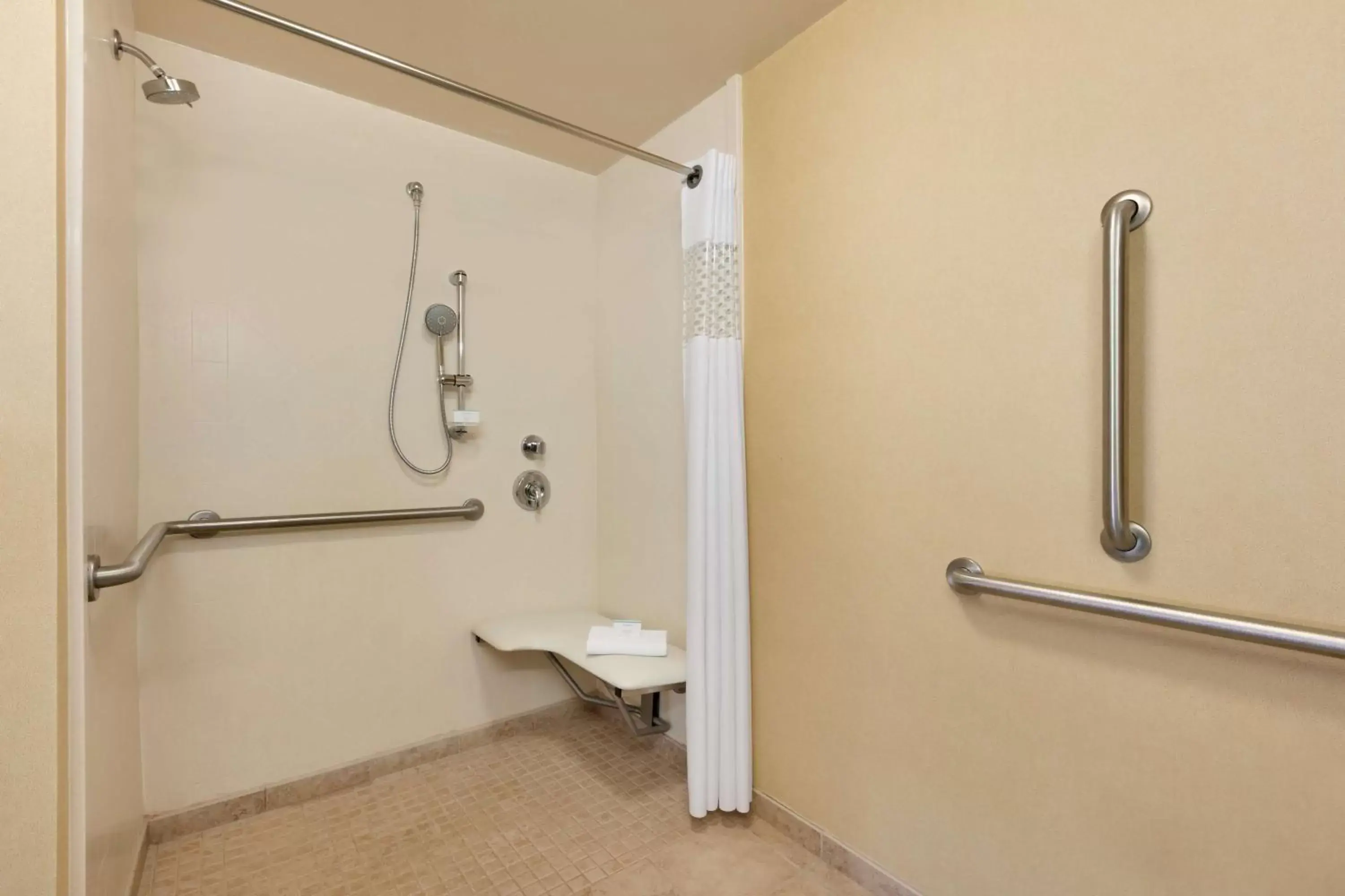 Bathroom in Hampton Inn & Suites Mahwah