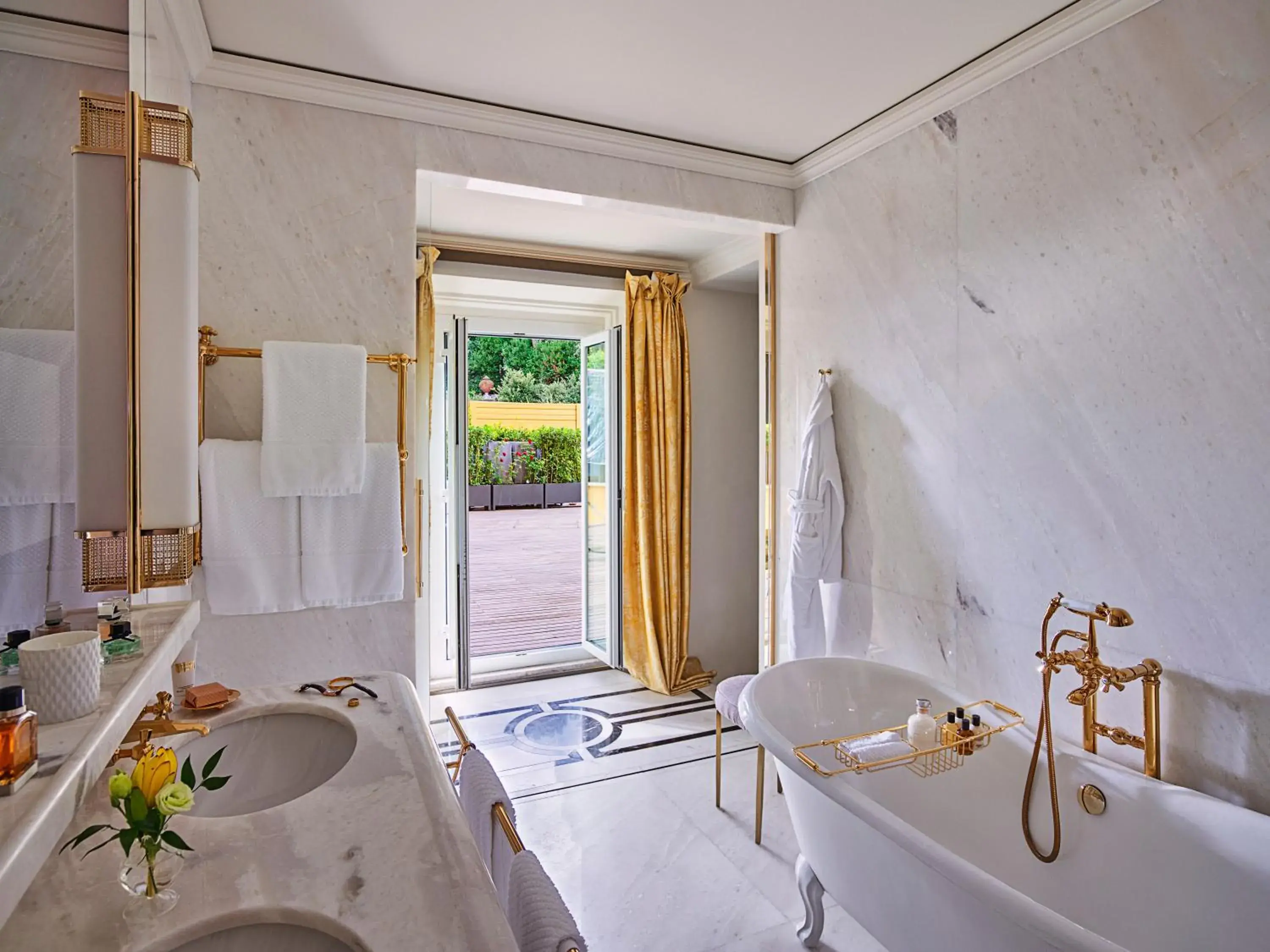 Bathroom in Hotel Eden - Dorchester Collection
