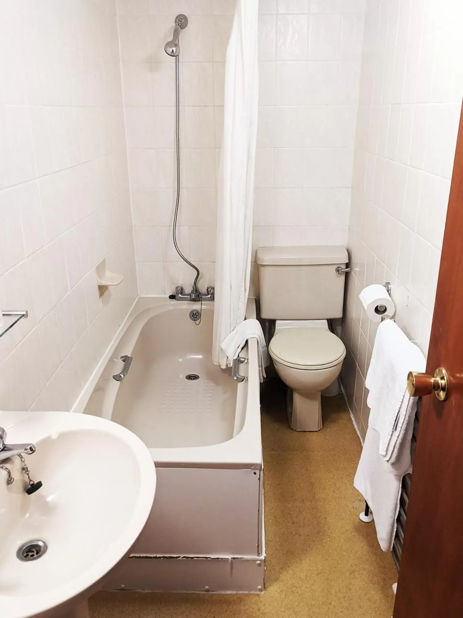 Shower, Bathroom in The Mayfair Hotel - OCEANA COLLECTION