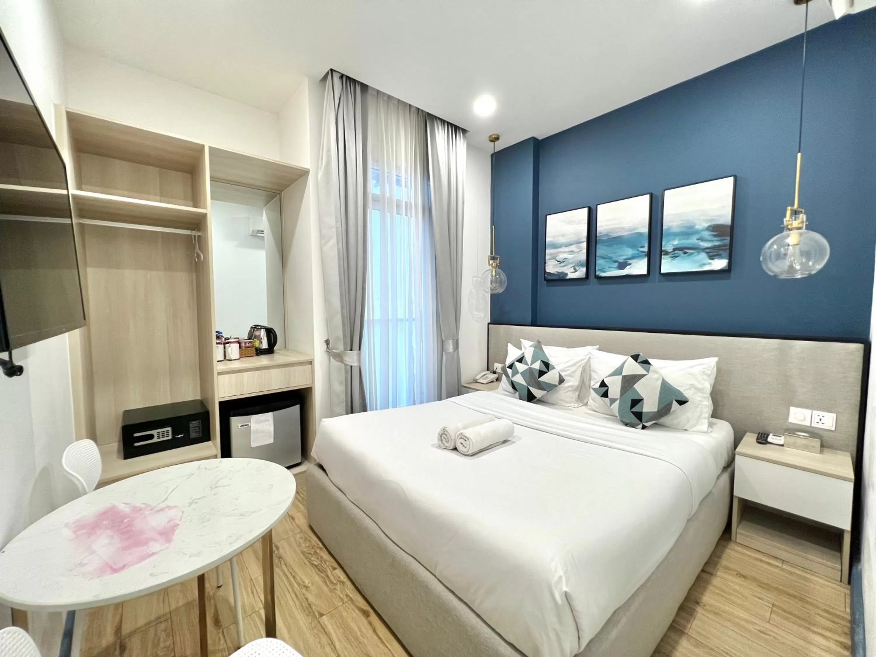 Bedroom, Bed in Helen Fin Inn & Apartment