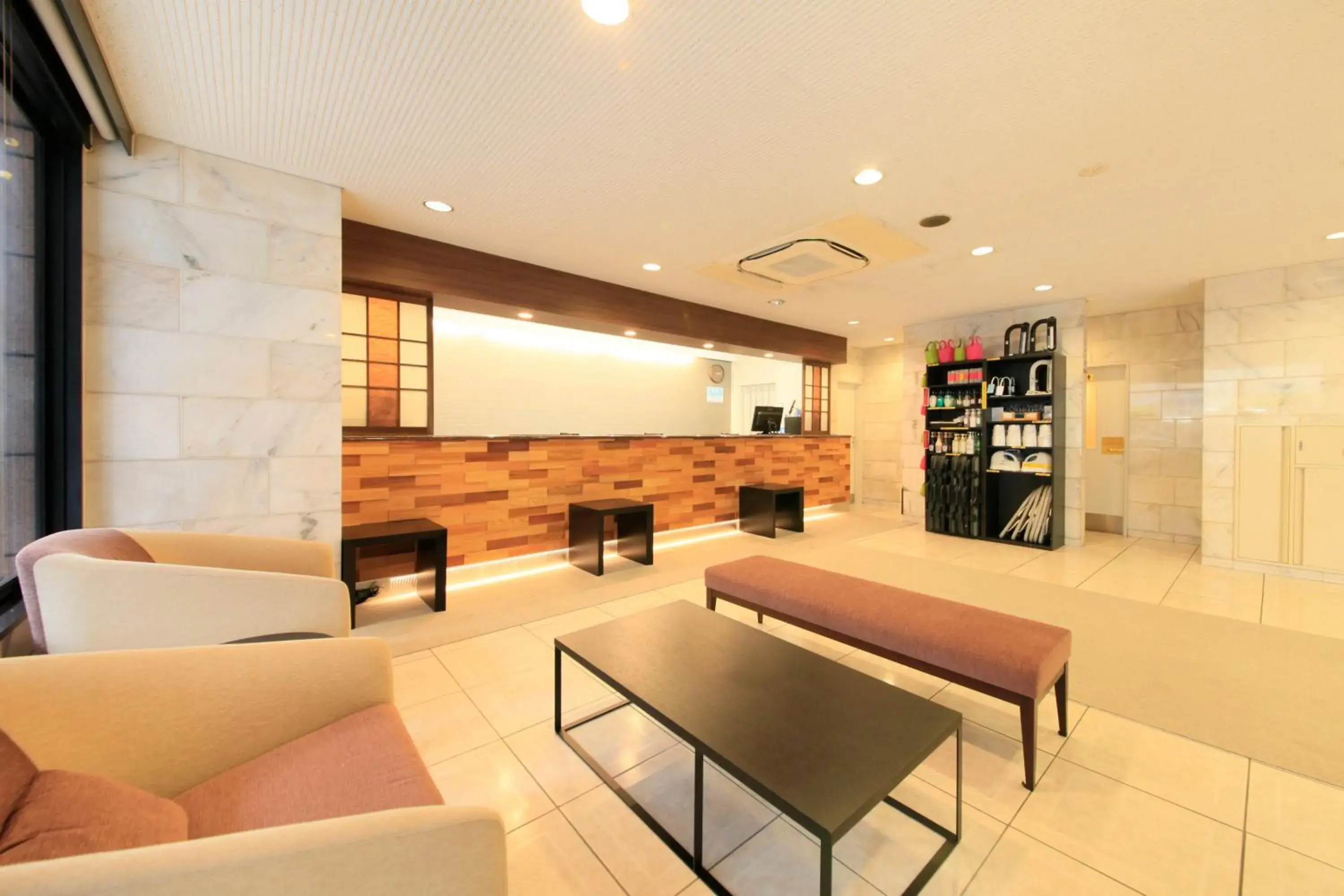 Lobby or reception, Lounge/Bar in Smile Hotel Tokyo Ayase Ekimae