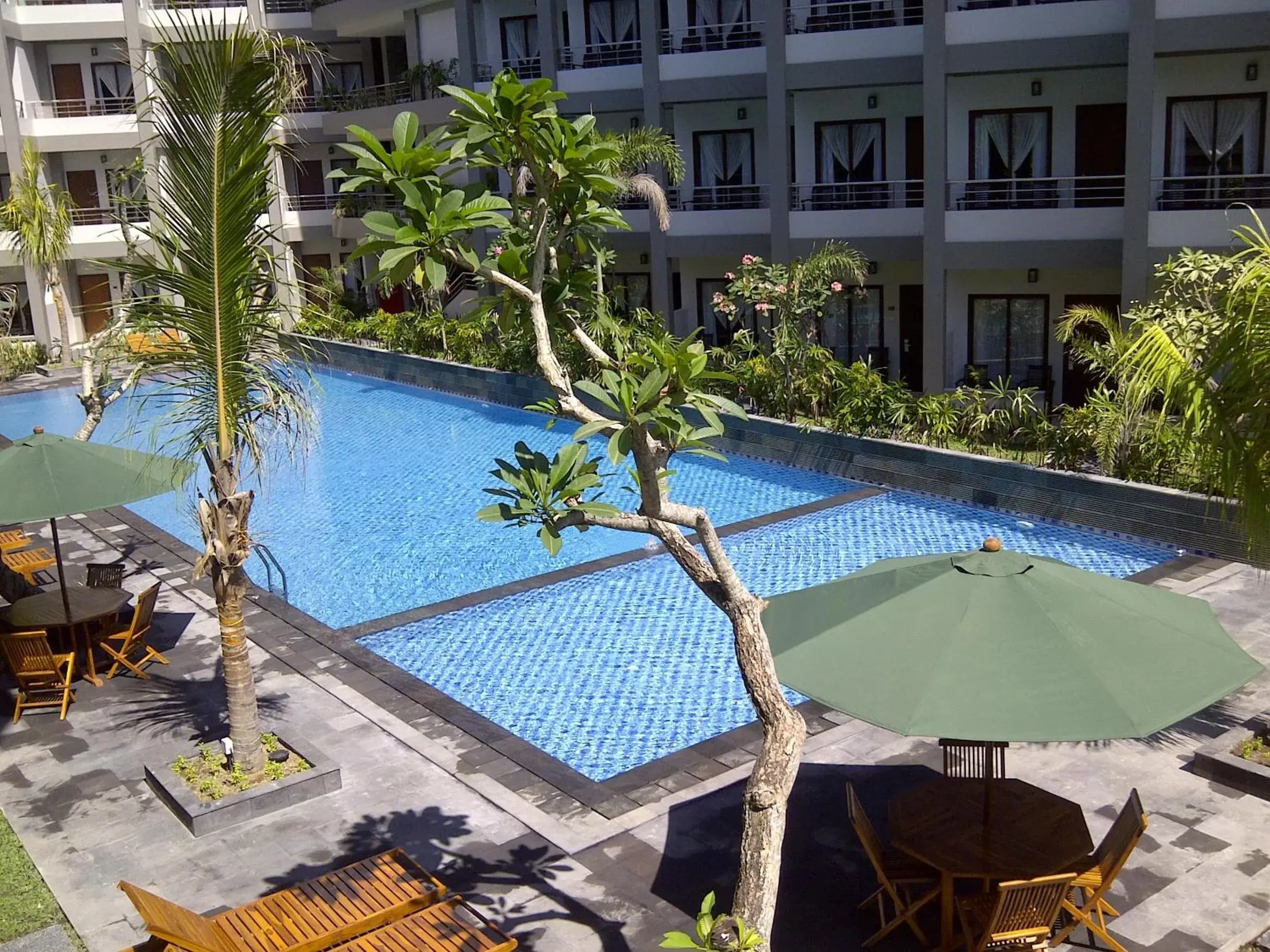 Swimming Pool in Lombok Garden Hotel