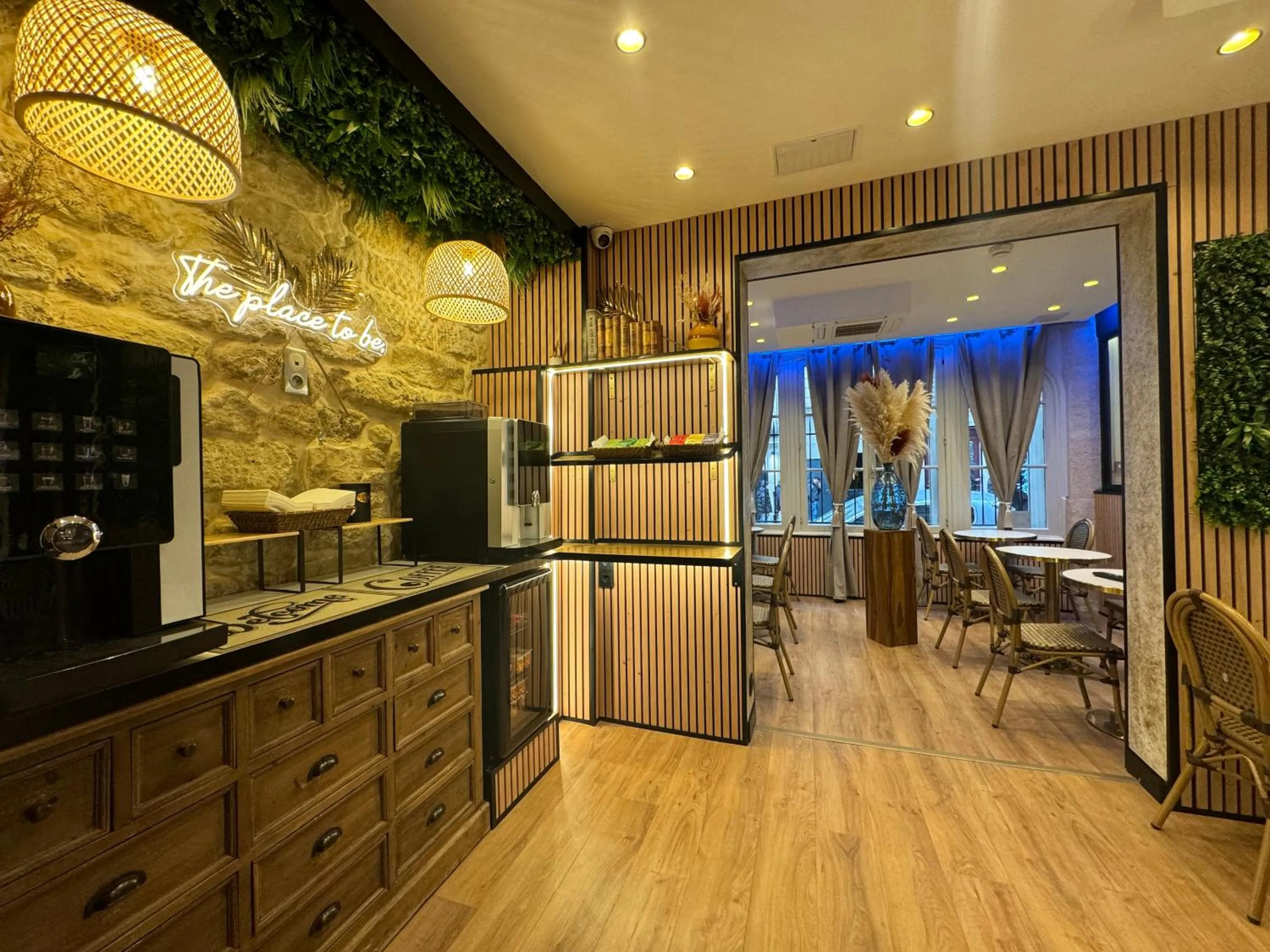 Breakfast in Hotel Nation Montmartre