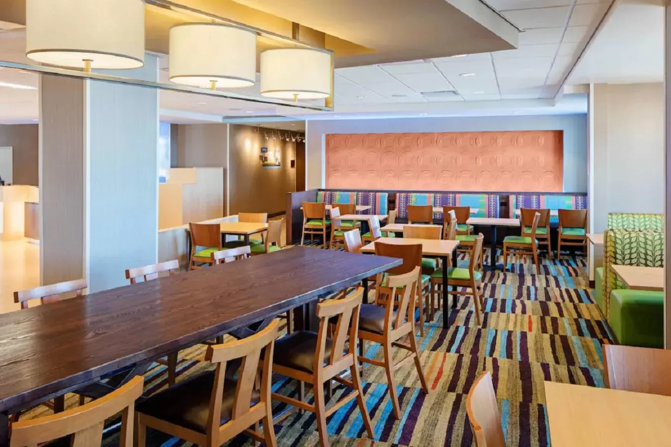 Seating area, Restaurant/Places to Eat in Fairfield Inn & Suites by Marriott North Bergen