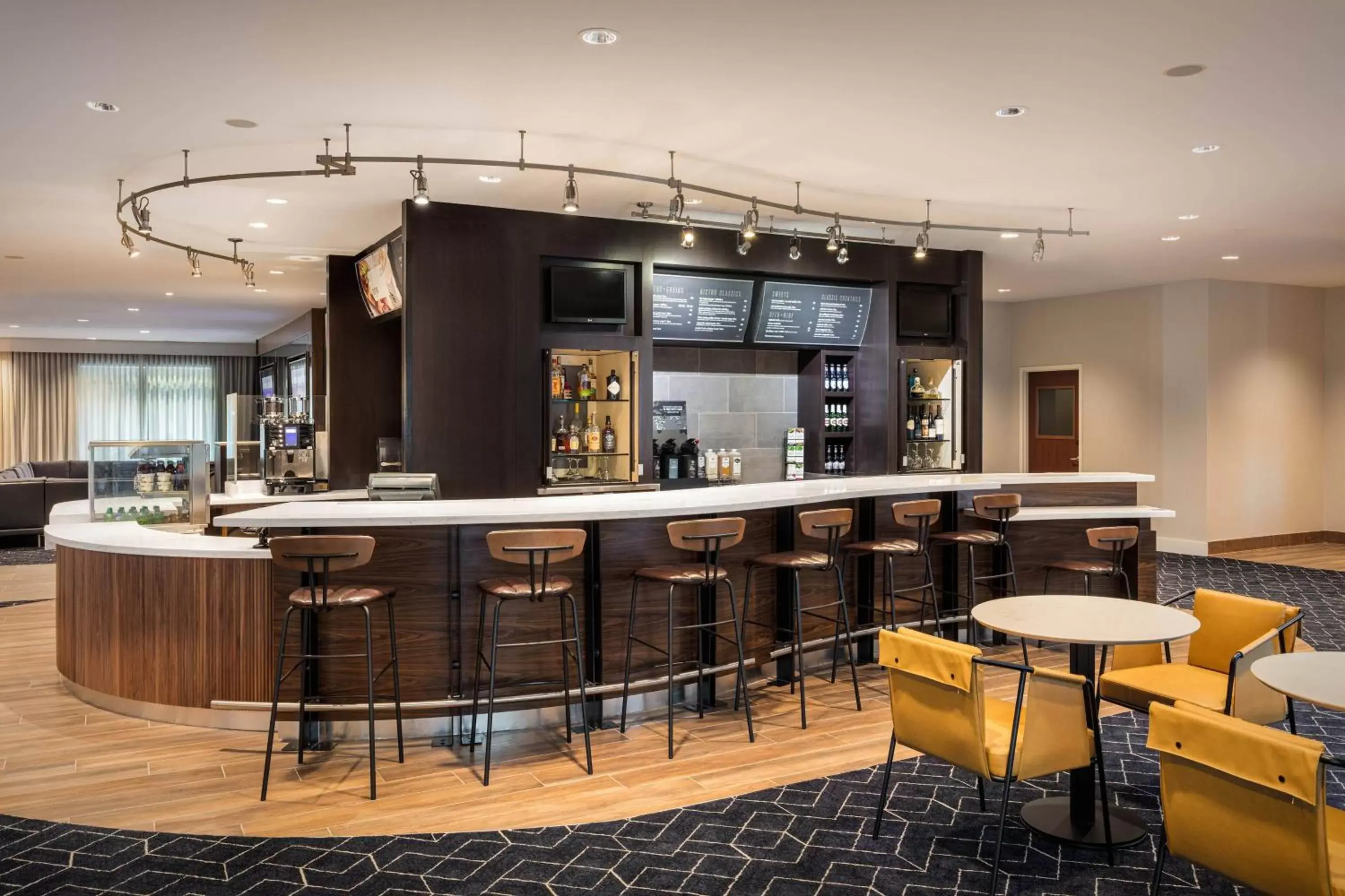 Restaurant/places to eat, Lounge/Bar in Courtyard by Marriott Anaheim Resort/Convention Center