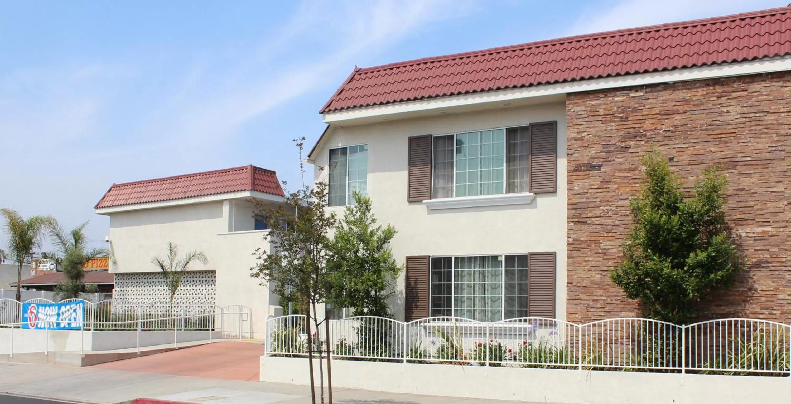 Facade/entrance in Motel 6 Gardena