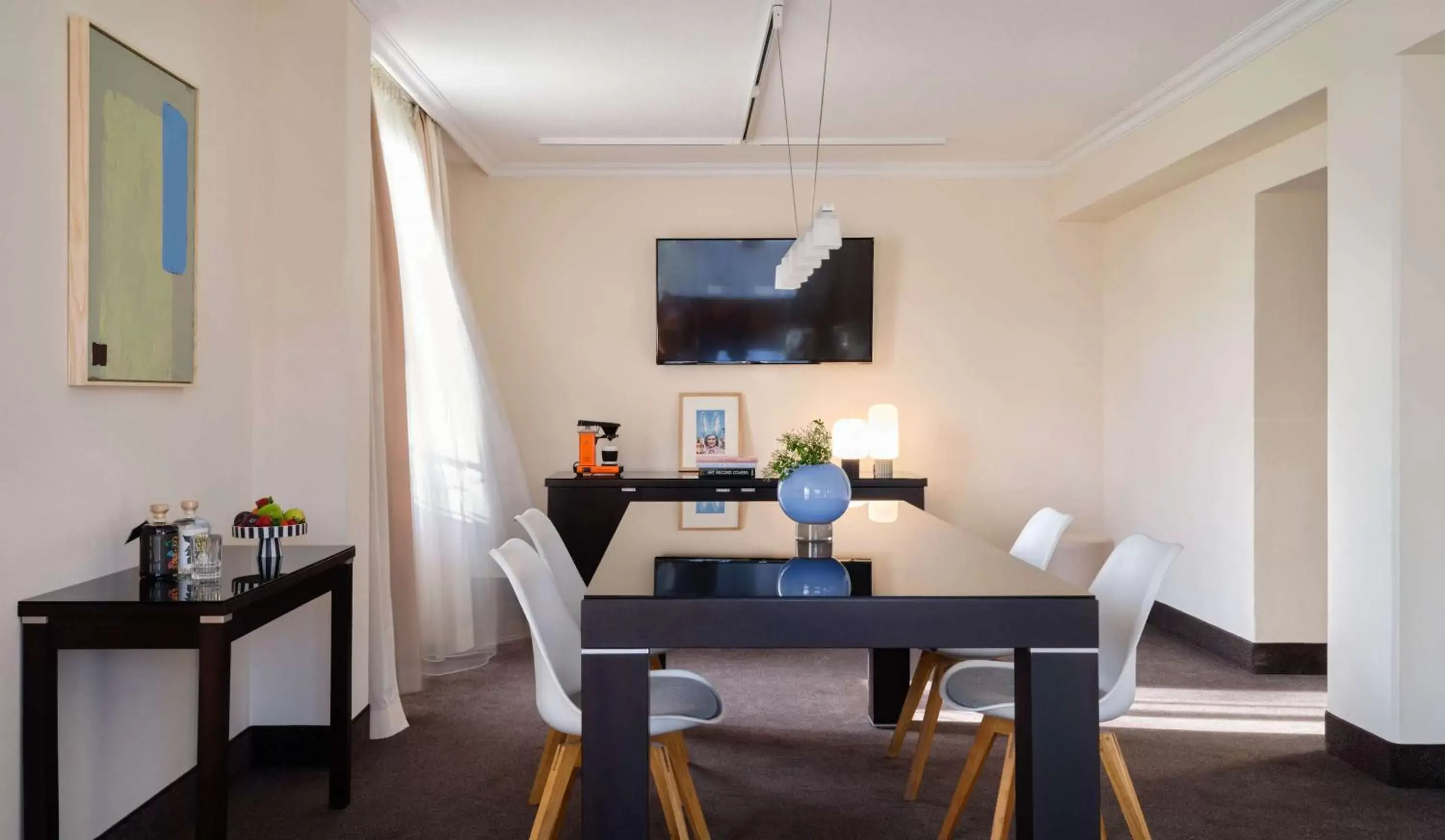 Photo of the whole room, Dining Area in Flemings Hotel München-Schwabing