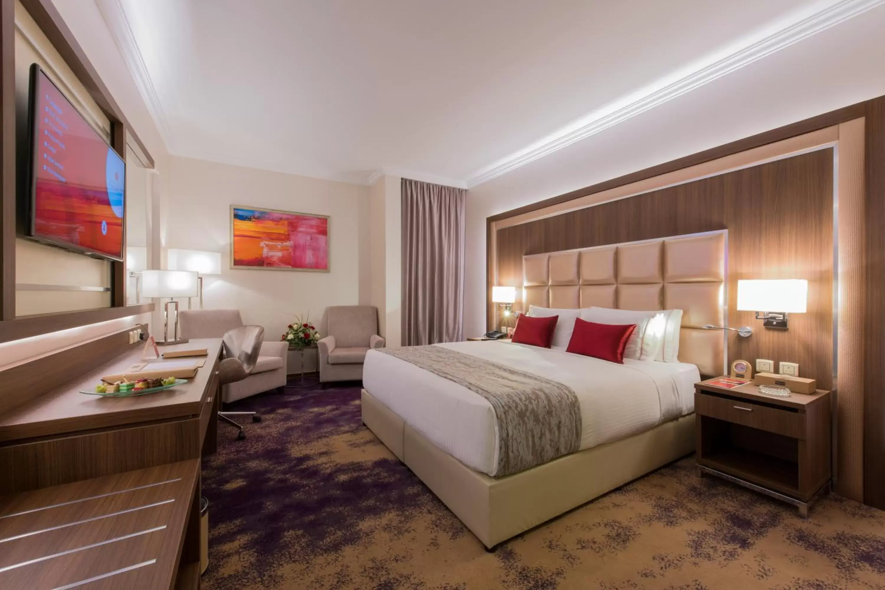 1 King Bed Executive Suite With City View in Ramada by Wyndham Continental Jeddah 1 King Bed Executive Suite With City View in Ramada by Wyndham Continental Jeddah