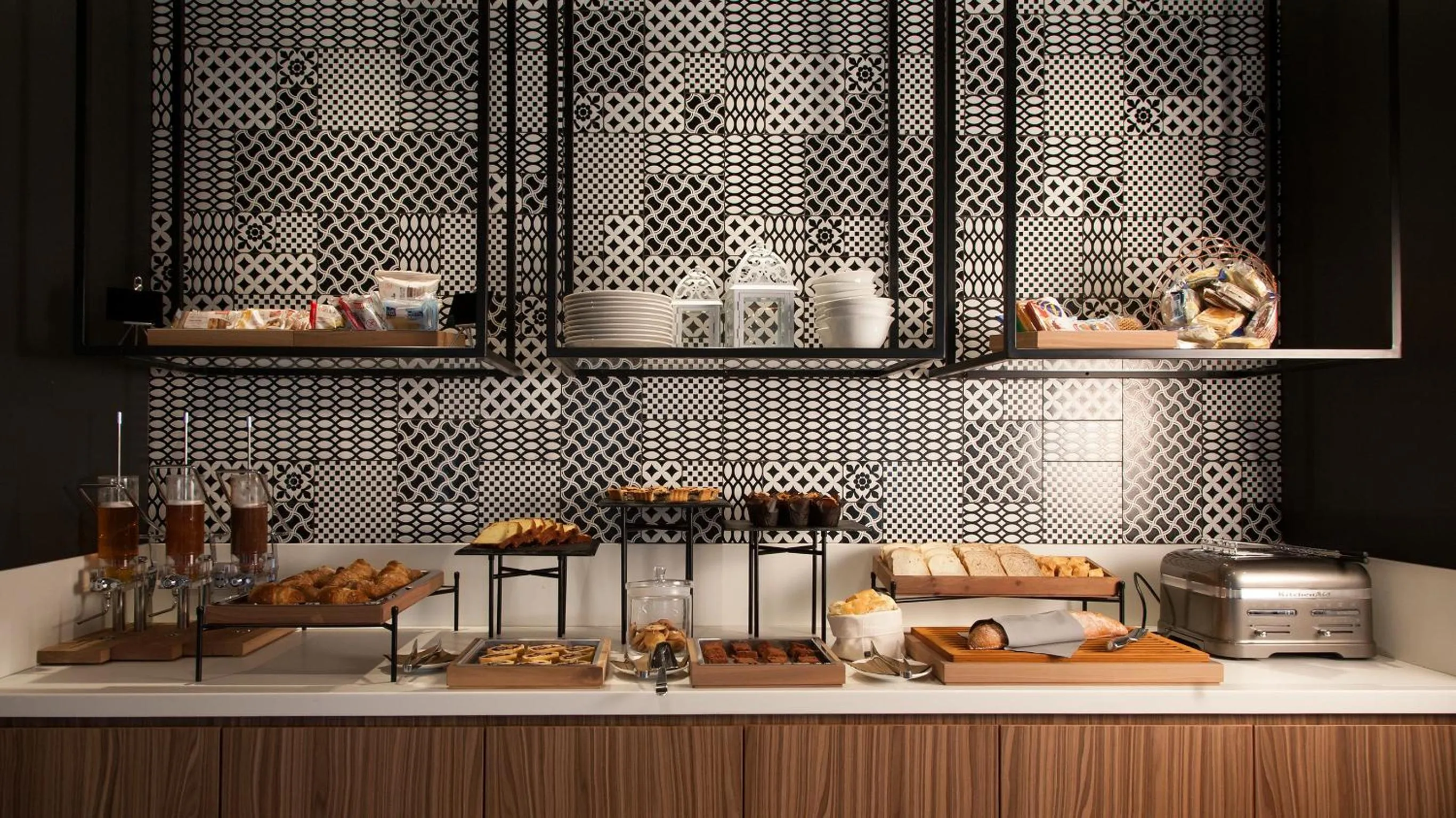 Buffet breakfast in G Hotel Pescara