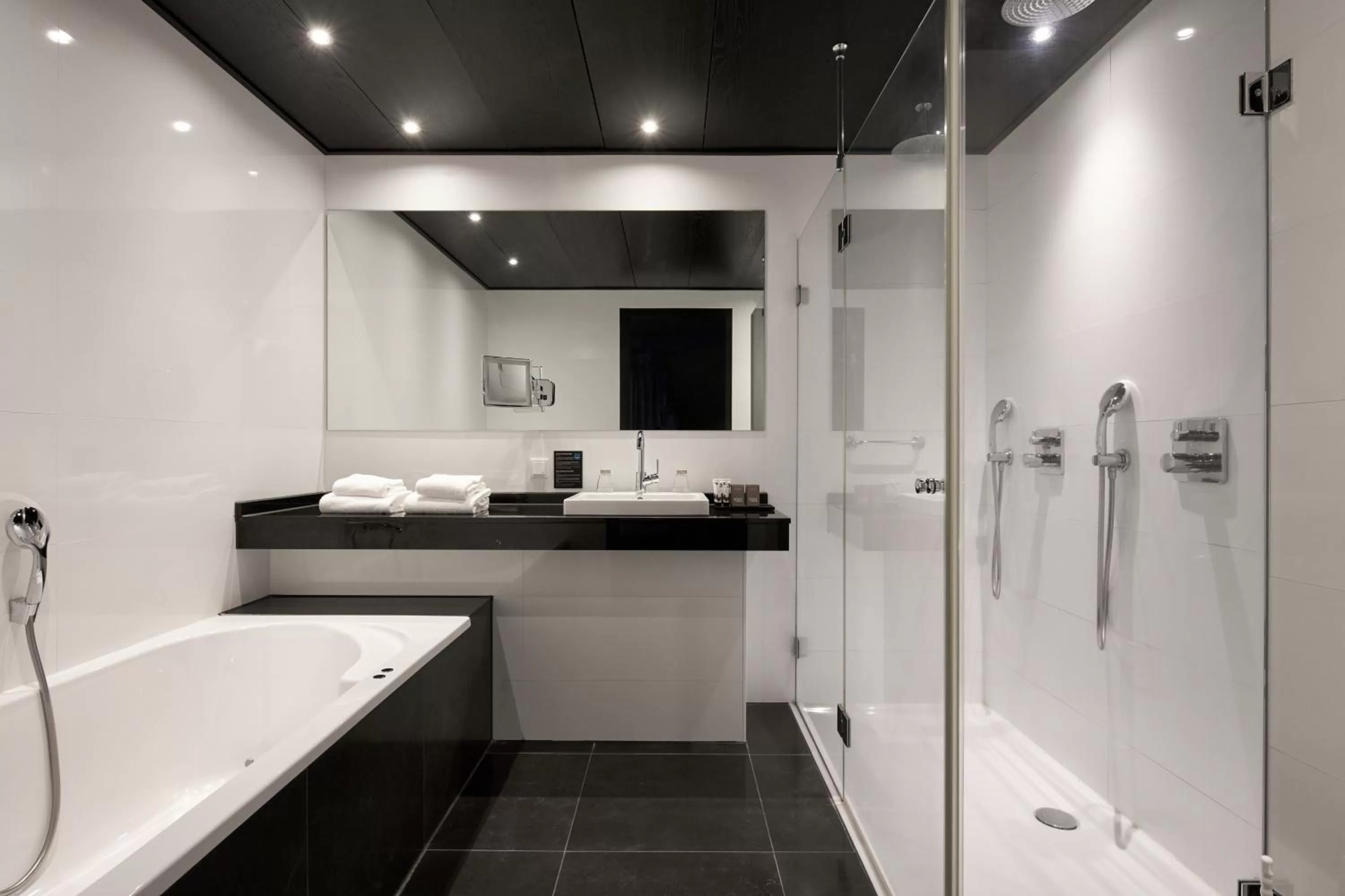 Shower in Van der Valk Hotel Sneek