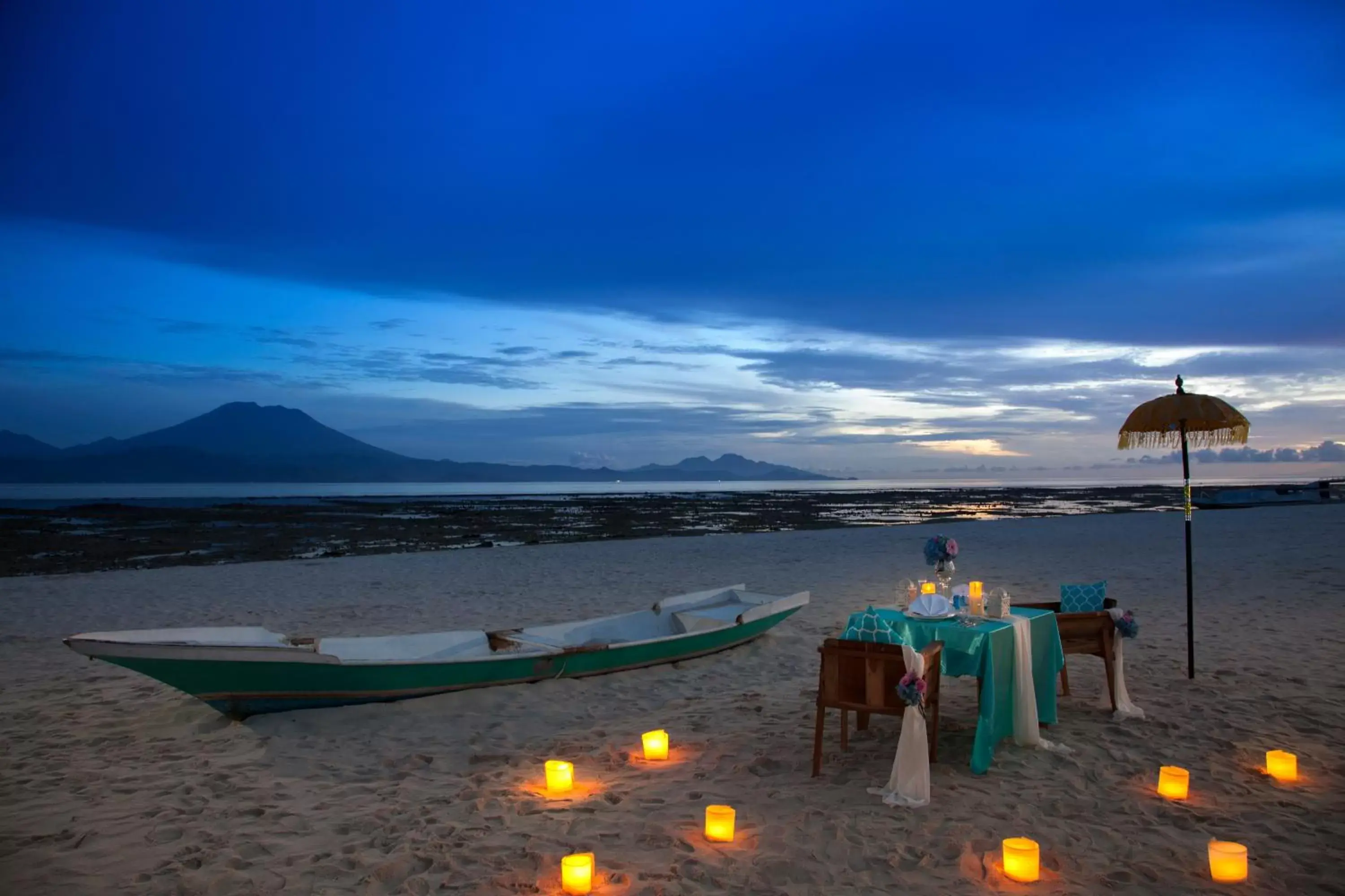 Food and drinks, Beach in Mahagiri Resort Nusa Lembongan