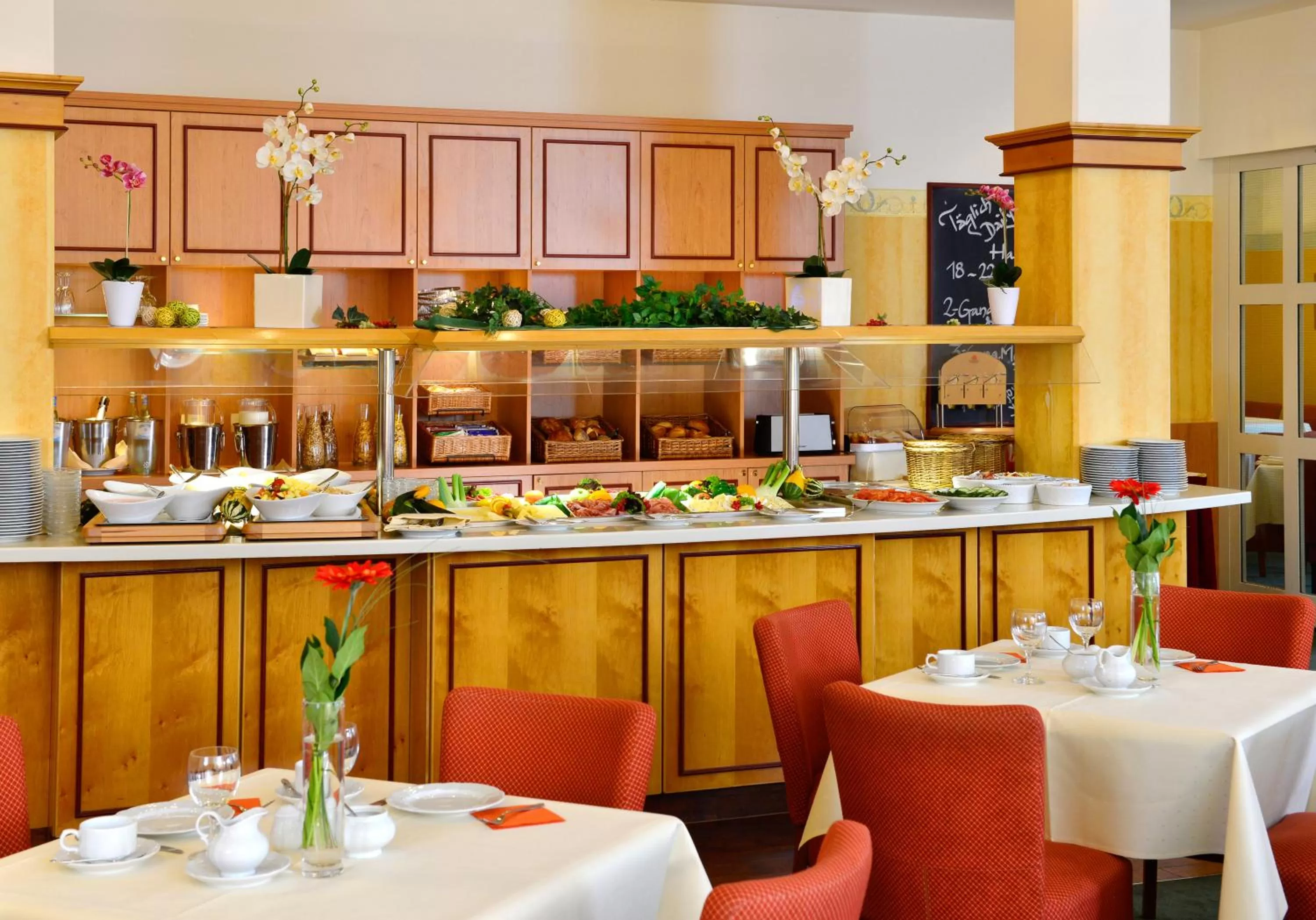 Buffet breakfast in PLAZA INN Leonberg