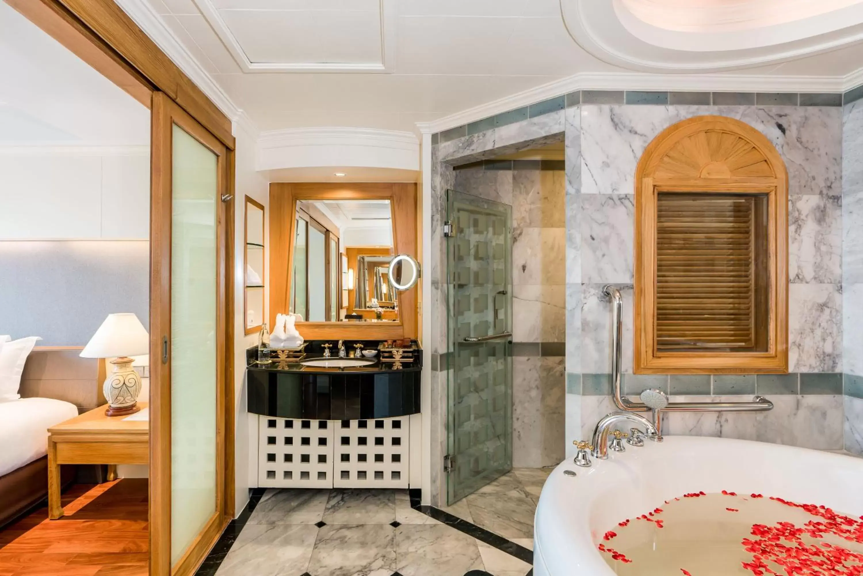 Bathroom in Royal Wing Suites & Spa Pattaya