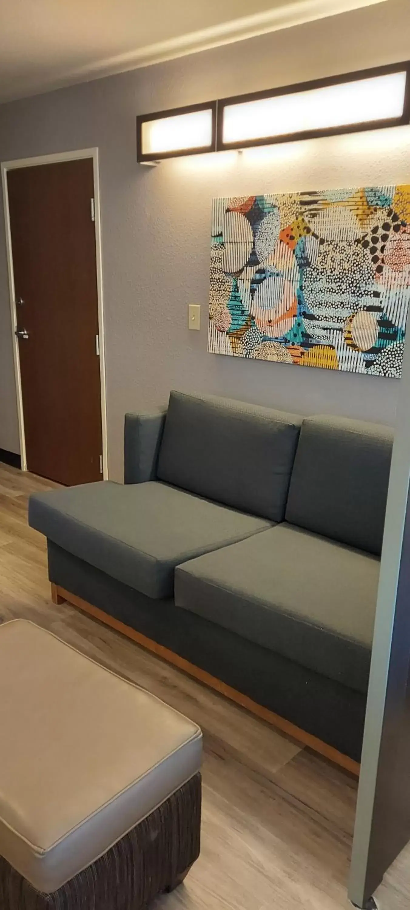 Seating Area in Microtel Inn & Suites by Wyndham Hoover/Birmingham