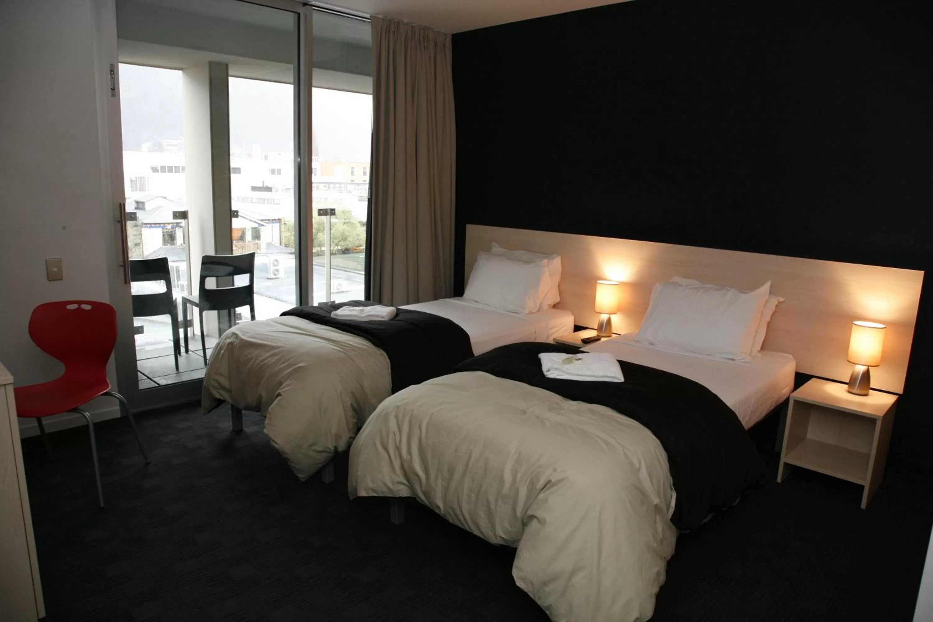 Photo of the whole room, Bed in Nomads Queenstown Hostel