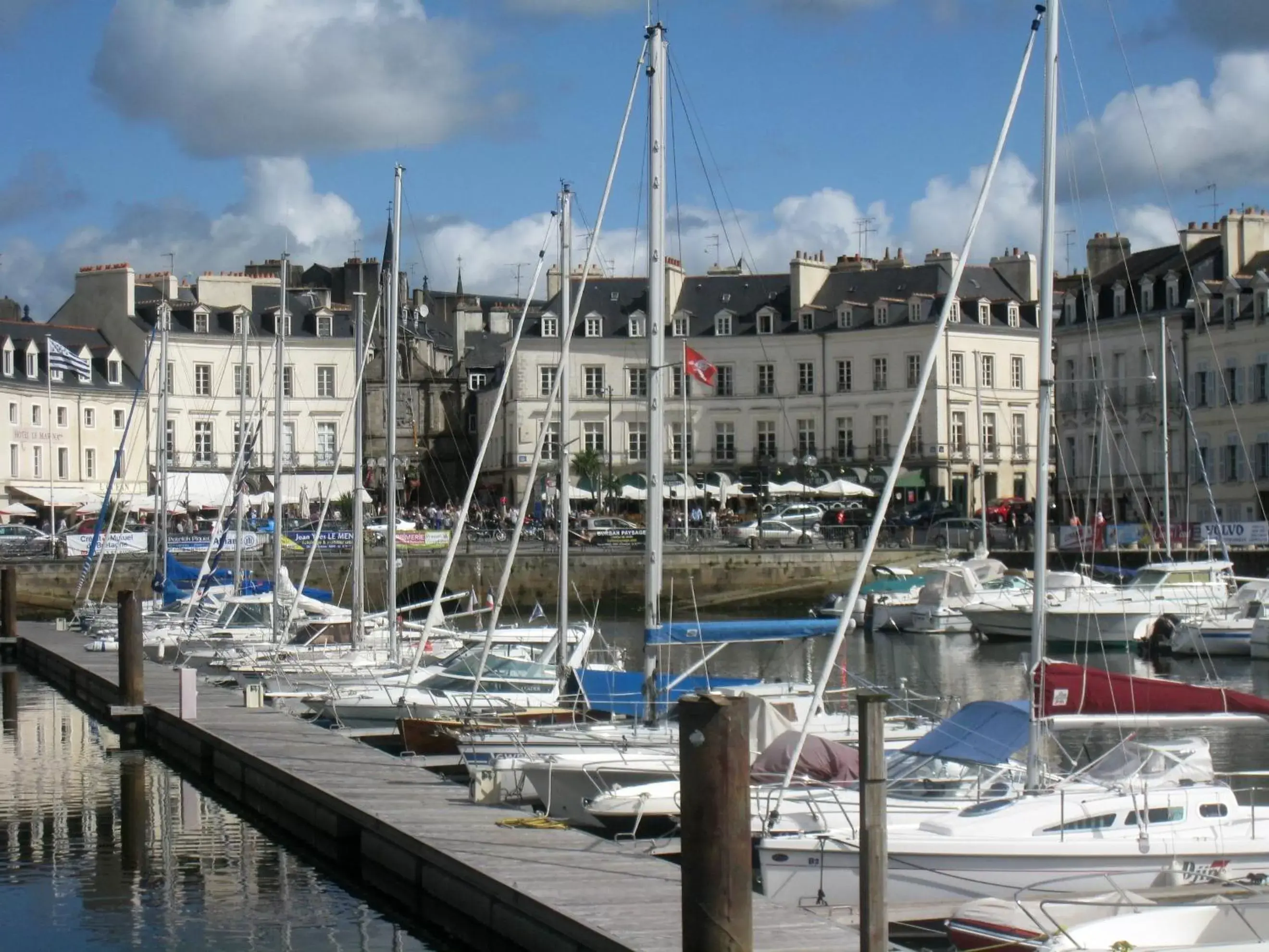 Natural landscape, Neighborhood in Kyriad Vannes Centre Ville