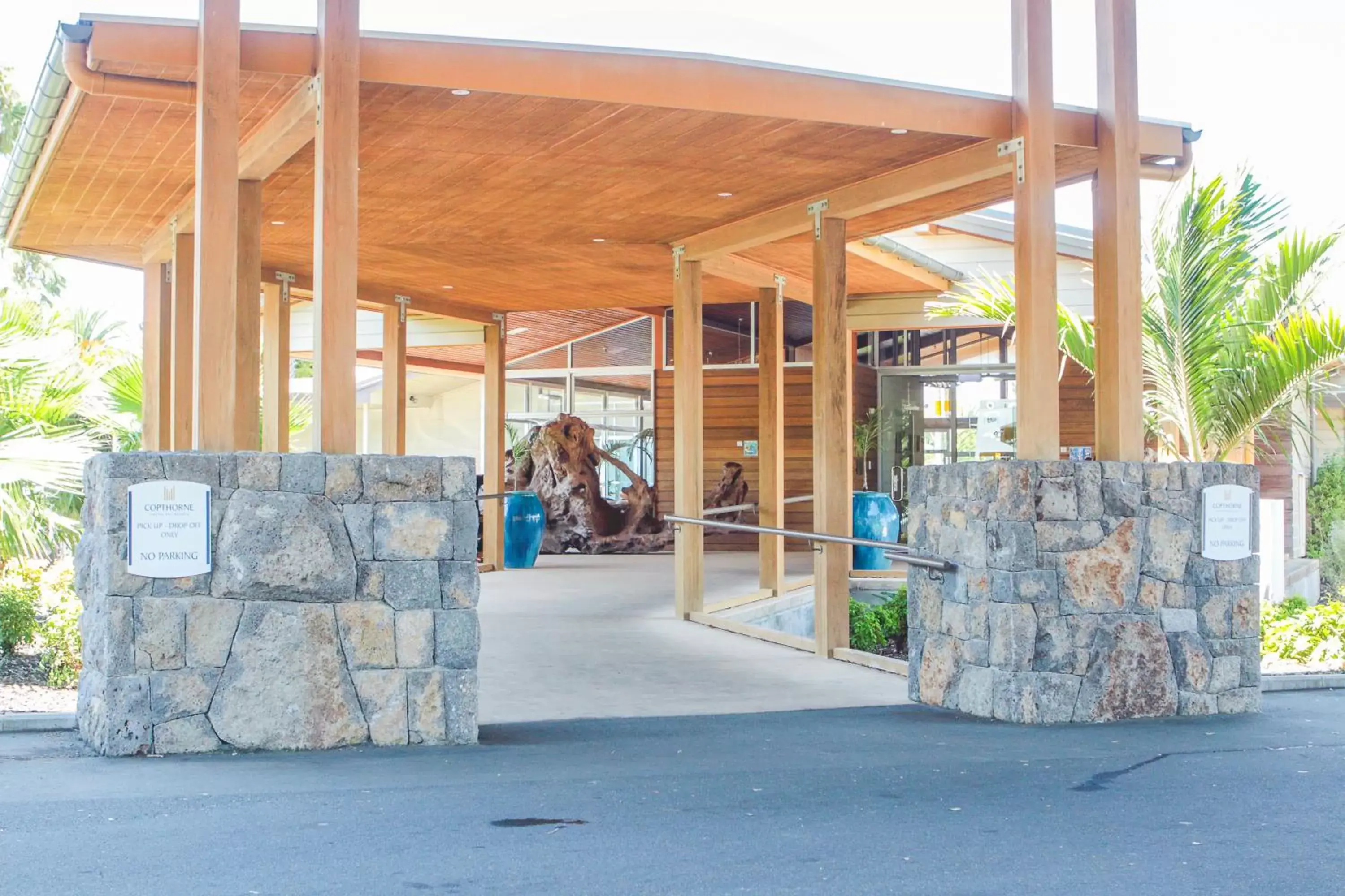 Facade/entrance in Copthorne Hotel & Resort Bay Of Islands