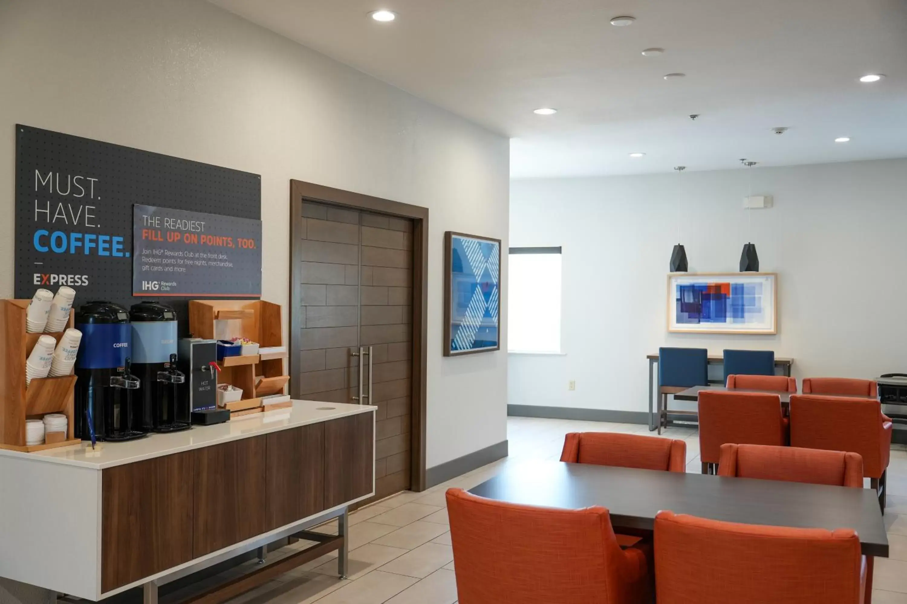 Coffee/tea facilities in Holiday Inn Express Hotel & Suites Cedar Hill, an IHG Hotel