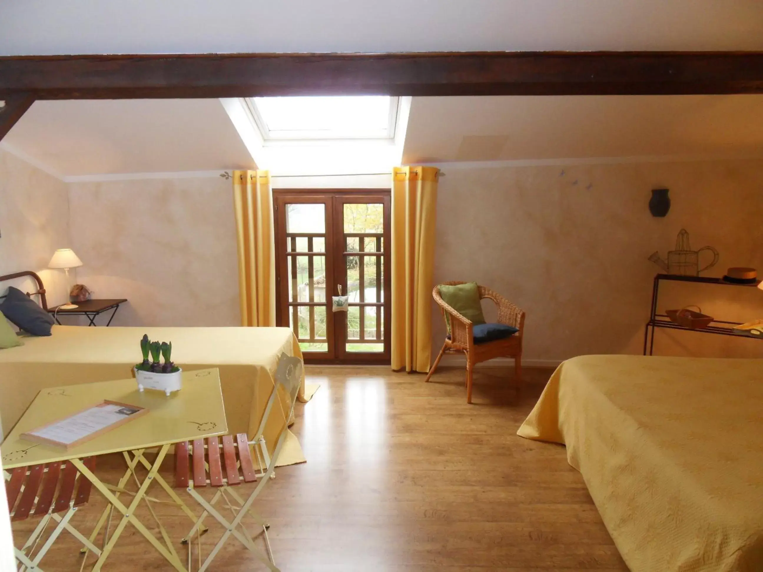 Bedroom, Dining Area in L'Estapade des Tourelons