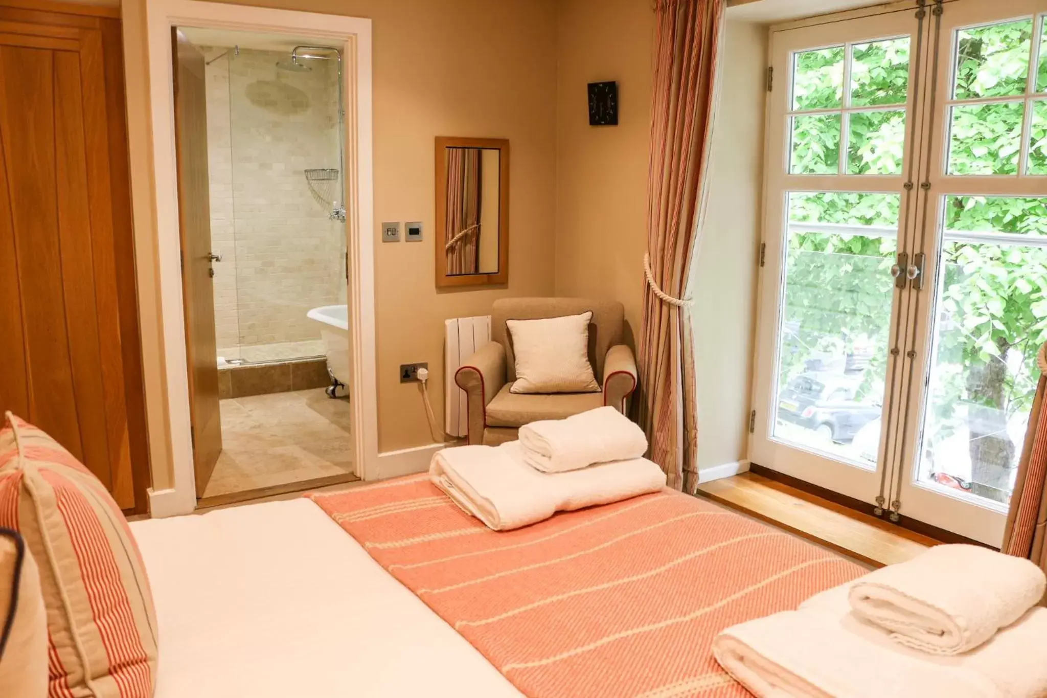 Superior Double Room in South Sands Hotel