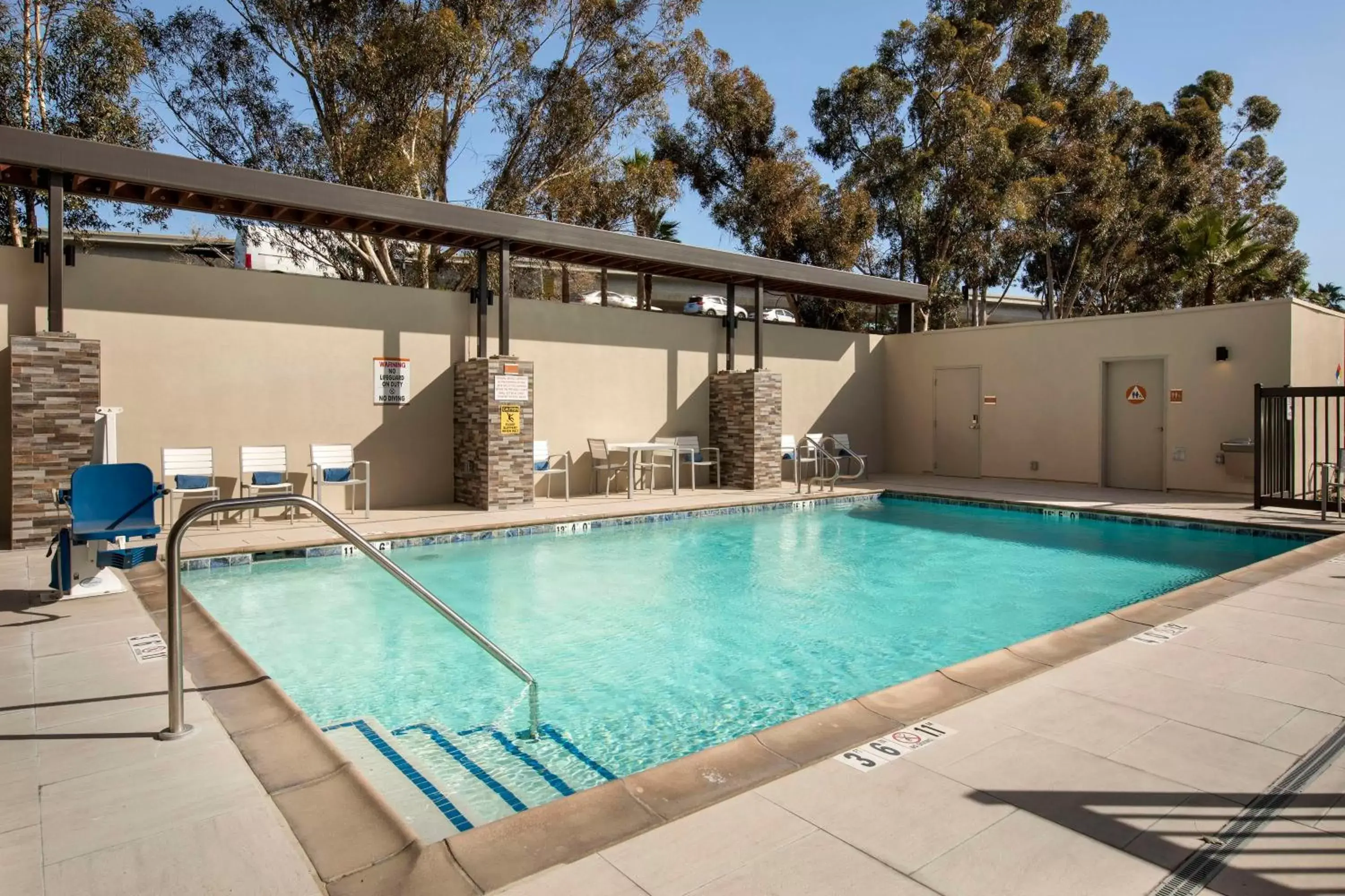 Pool view, Swimming Pool in Home2 Suites By Hilton Redlands