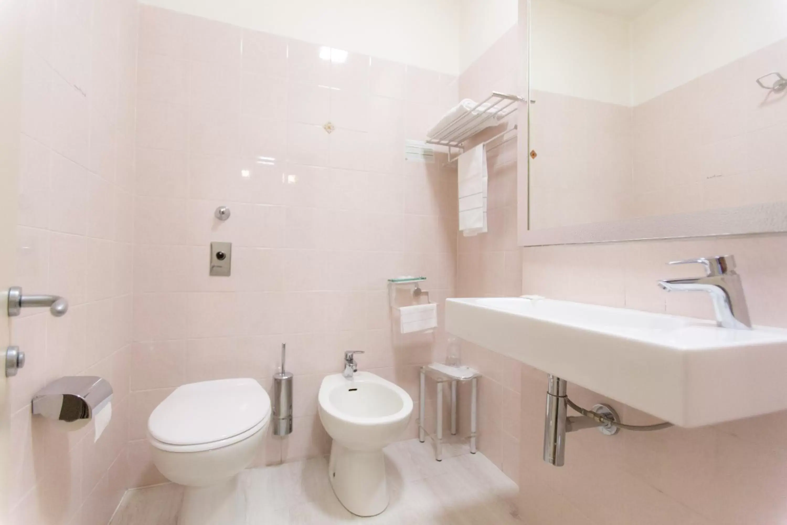 Bathroom in Hotel Piacenza