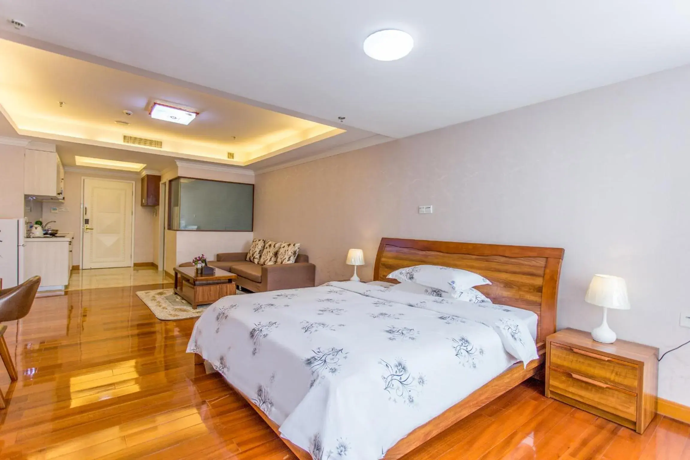 Photo of the whole room, Bed in Guangzhou Manhattan International Apartment Zhengjia Branch
