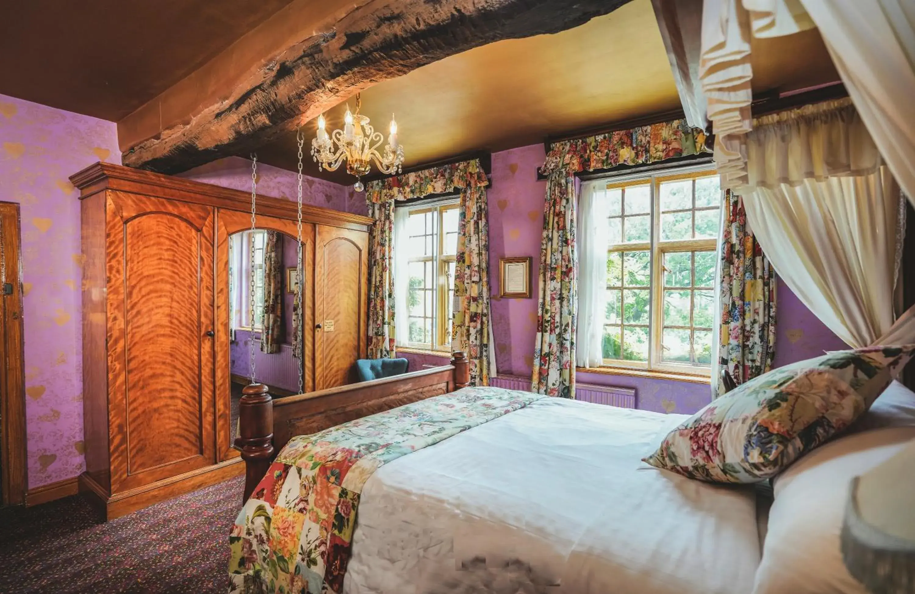 Bed in Hundred House Hotel Bed in Hundred House Hotel