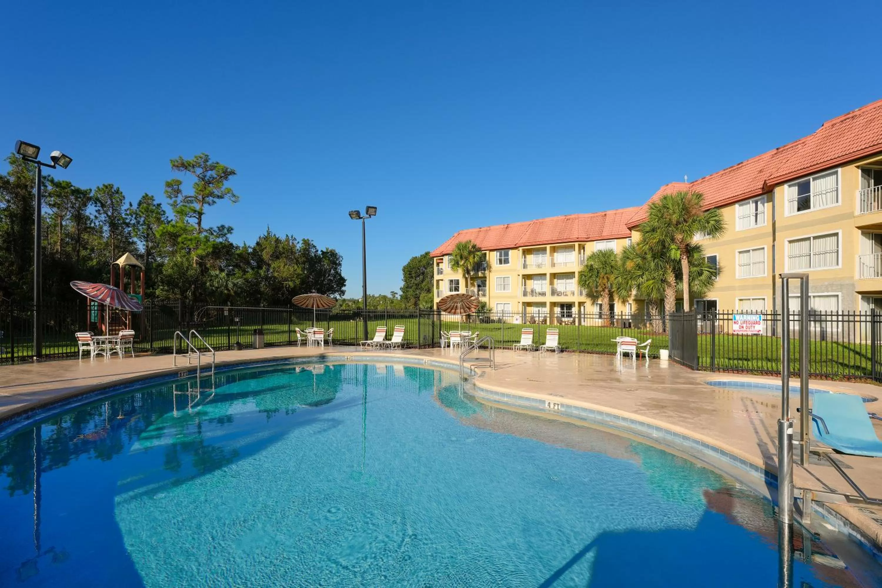 Swimming pool in Parc Corniche Condominium Suites