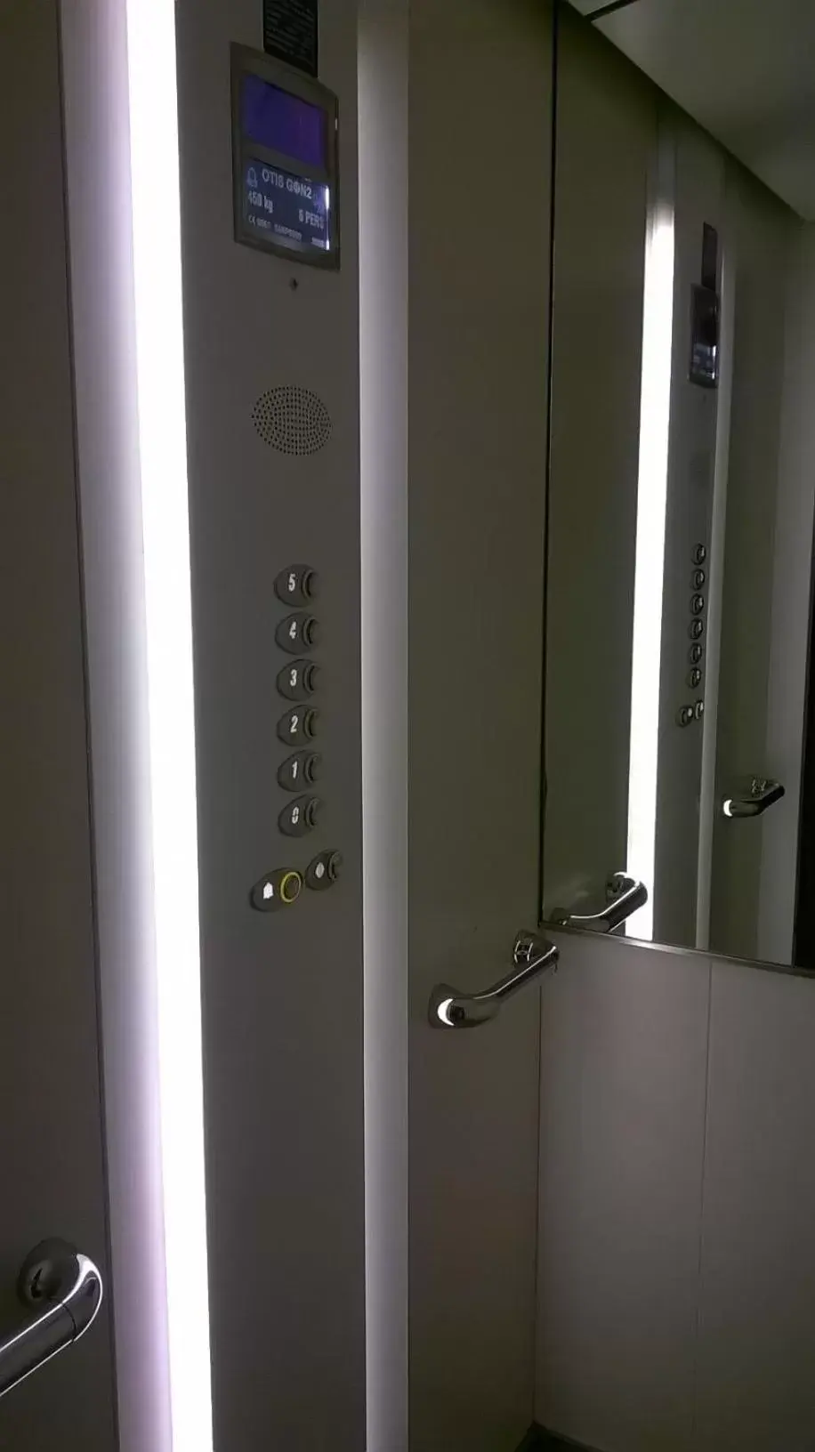 elevator, Bathroom in Hotel Panorama