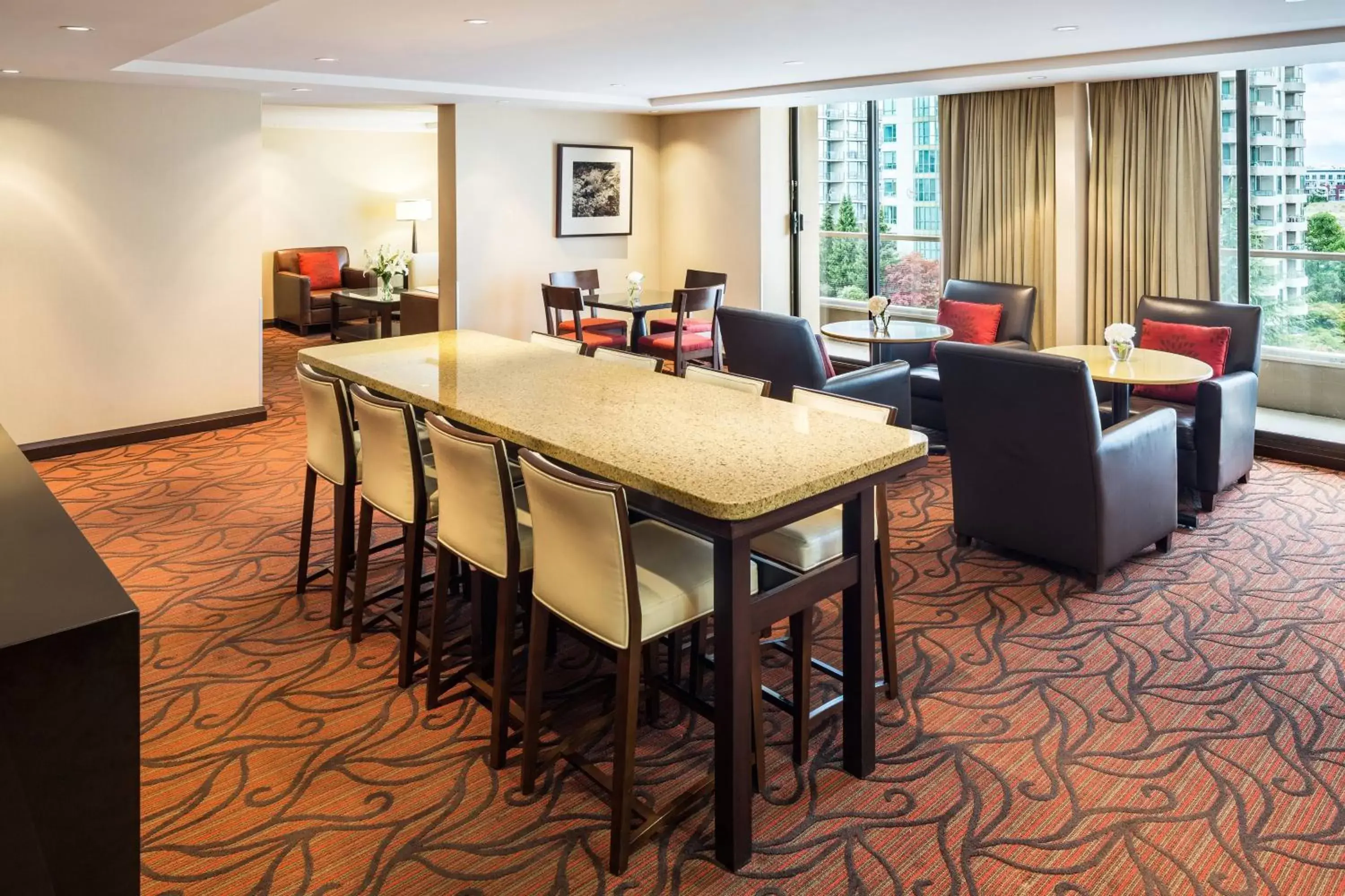 Photo of the whole room in Sheraton Vancouver Airport Hotel