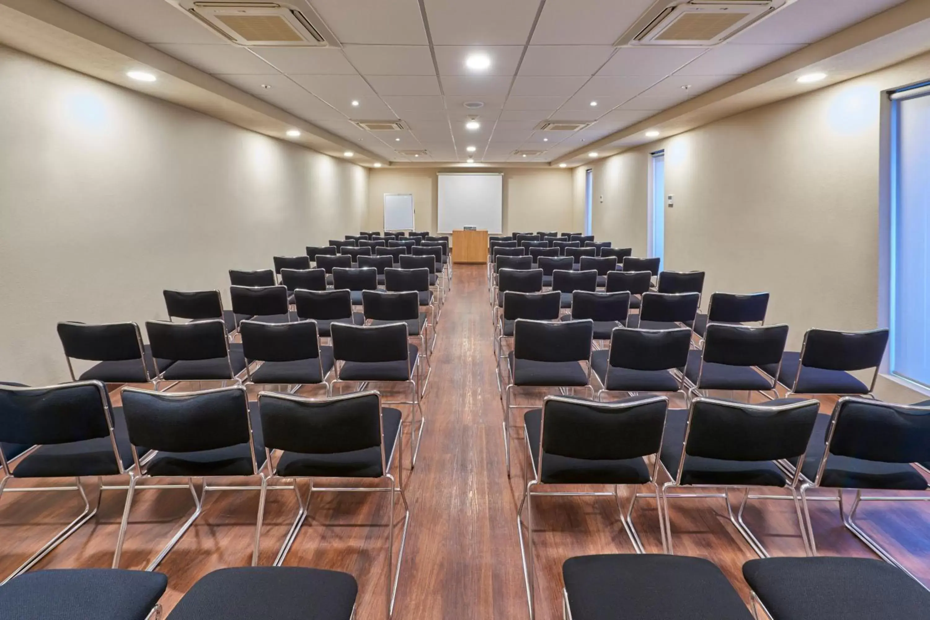 Meeting/conference room in City Centro by Marriott Oaxaca