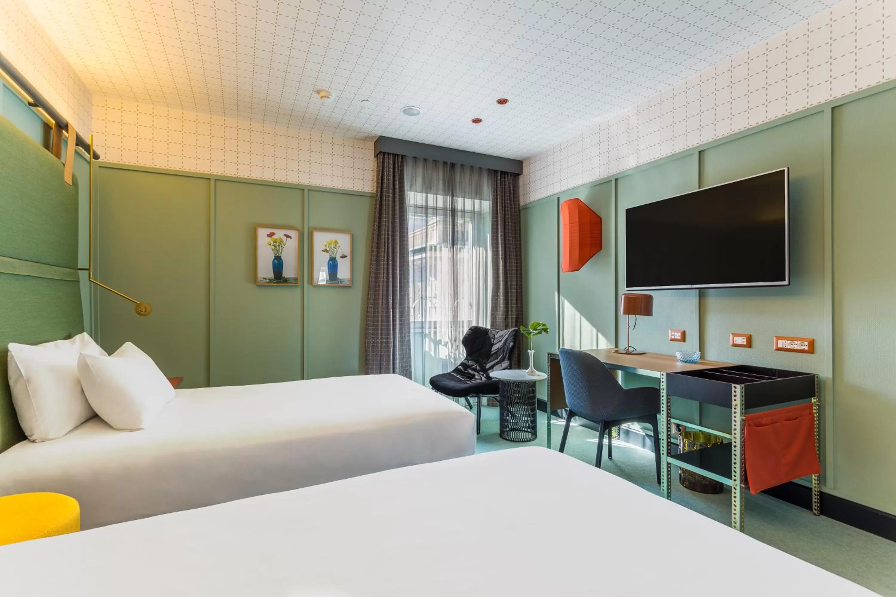 Photo of the whole room, Bed in Room Mate Collection Giulia, Milan