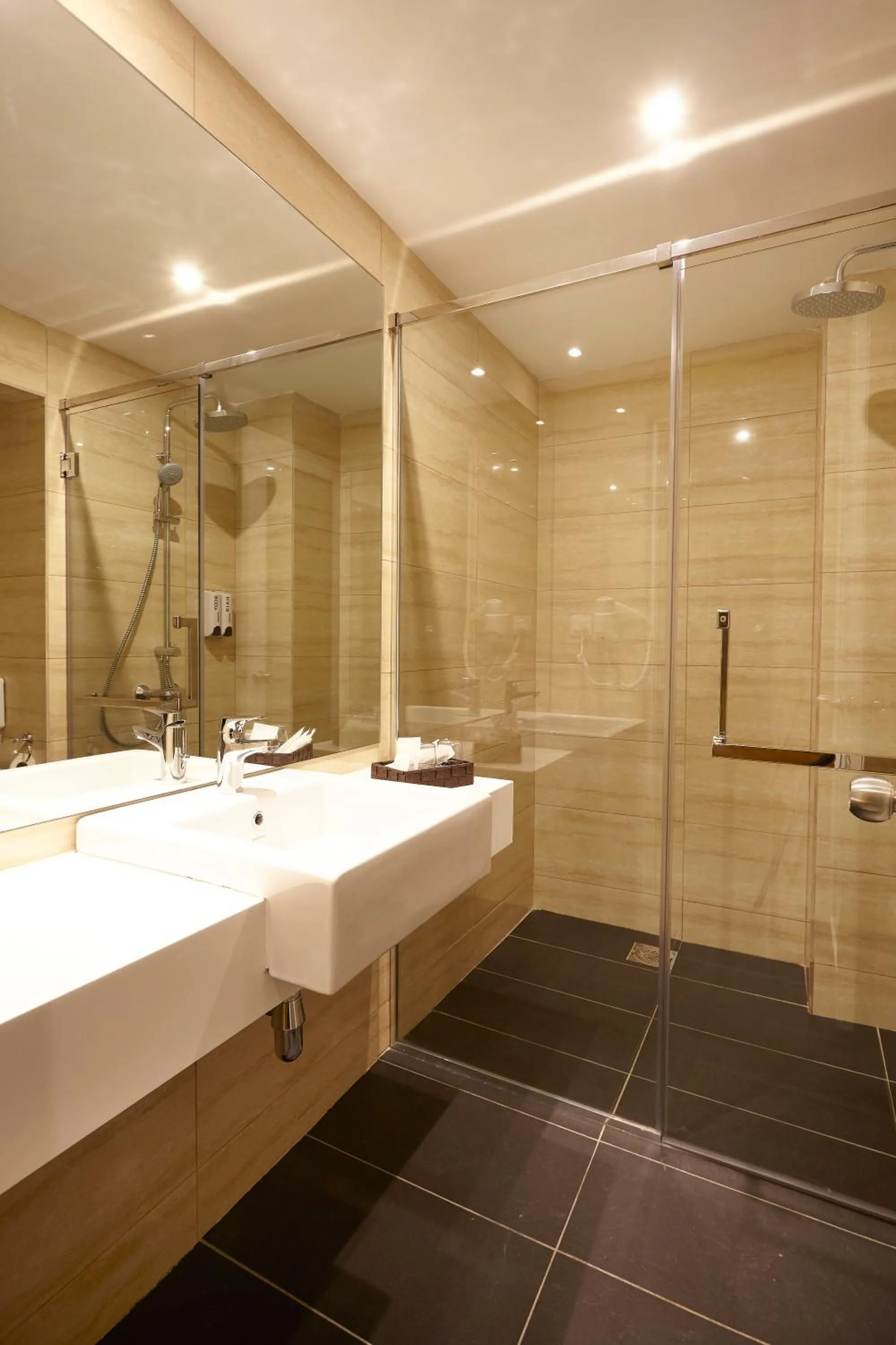 Hotel Six Seasons @ Mid Valley