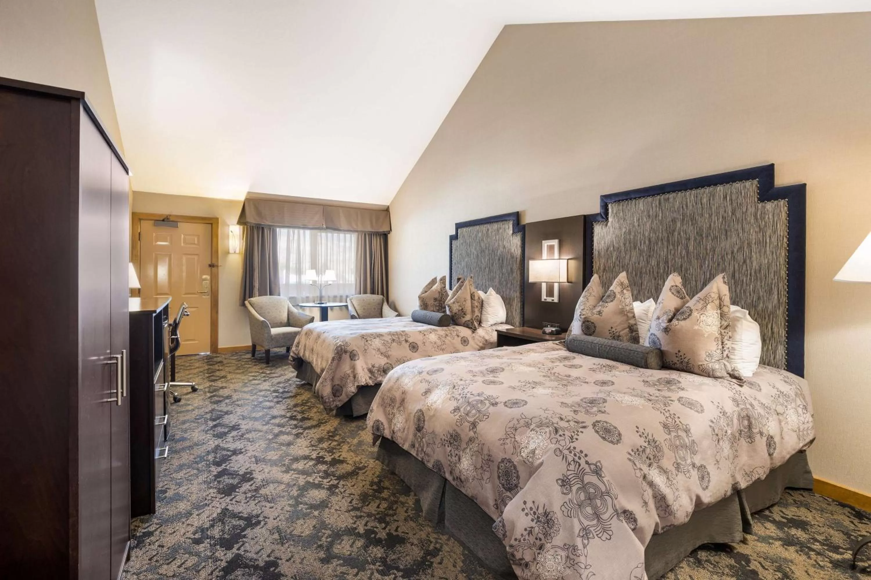 Bedroom, Bed in Best Western Windsor Inn