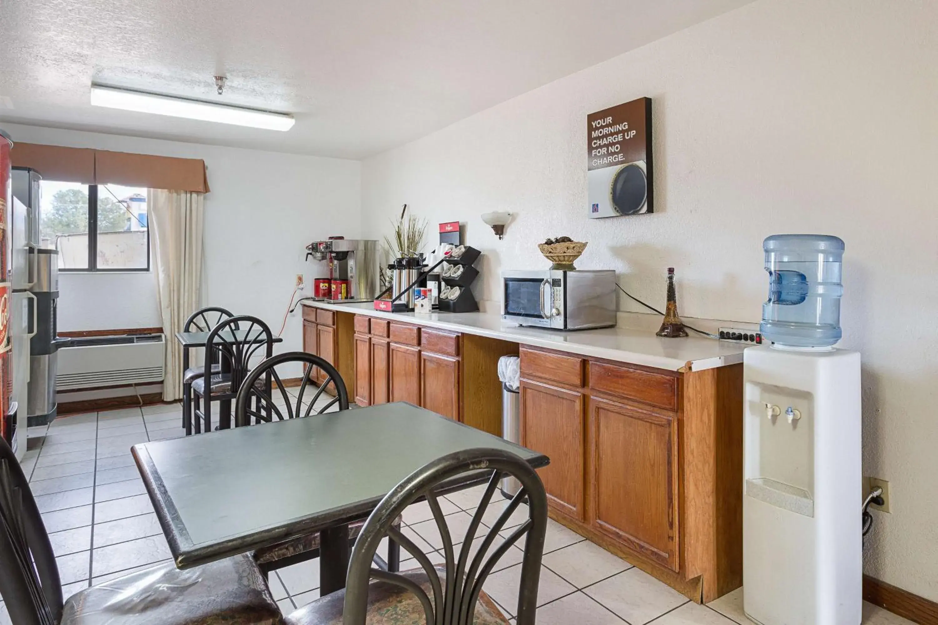 Restaurant/places to eat in Rodeway Inn Santa Rosa Restaurant/places to eat in Rodeway Inn Santa Rosa